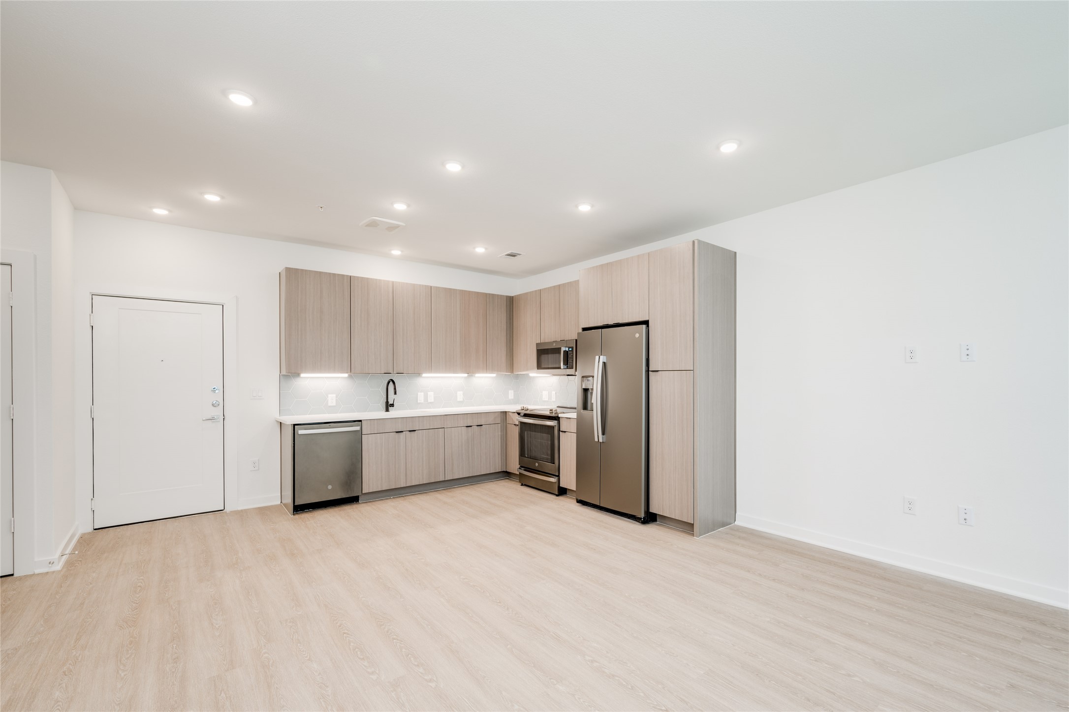4802 S Congress Ave Unit 121 — photo