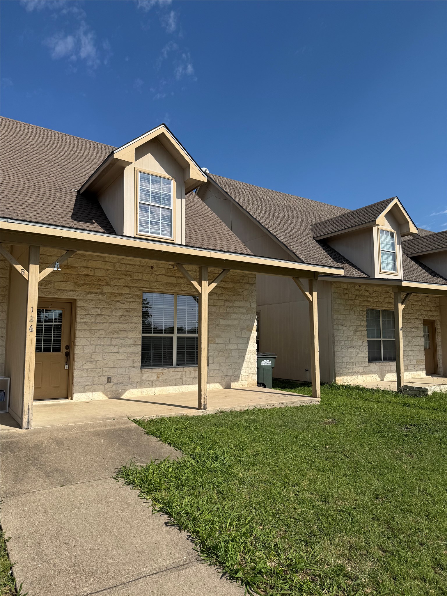 126 Sandstone Dr Unit a — photo