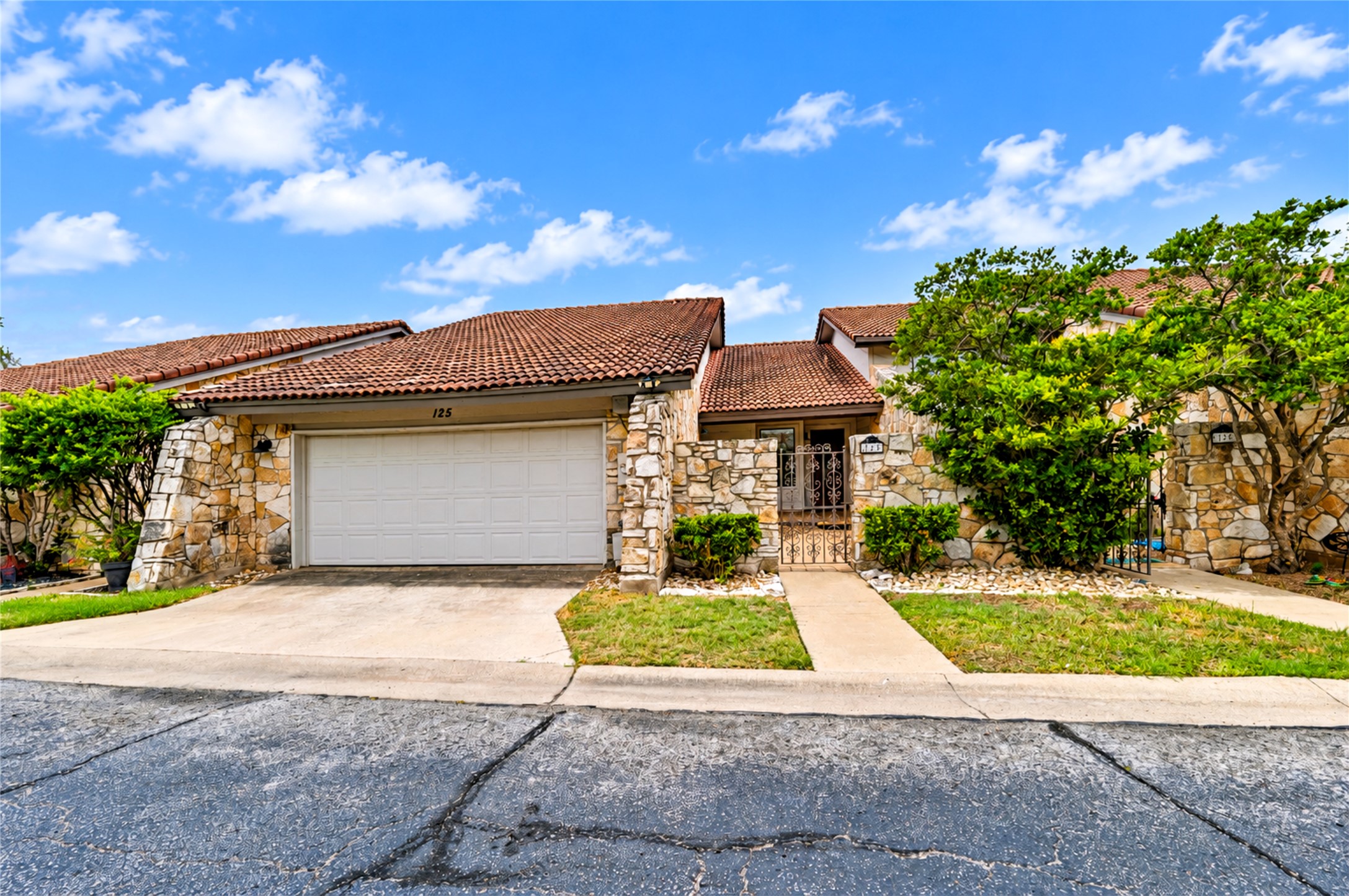 2217 Onion Creek Pkwy Unit 125 — photo