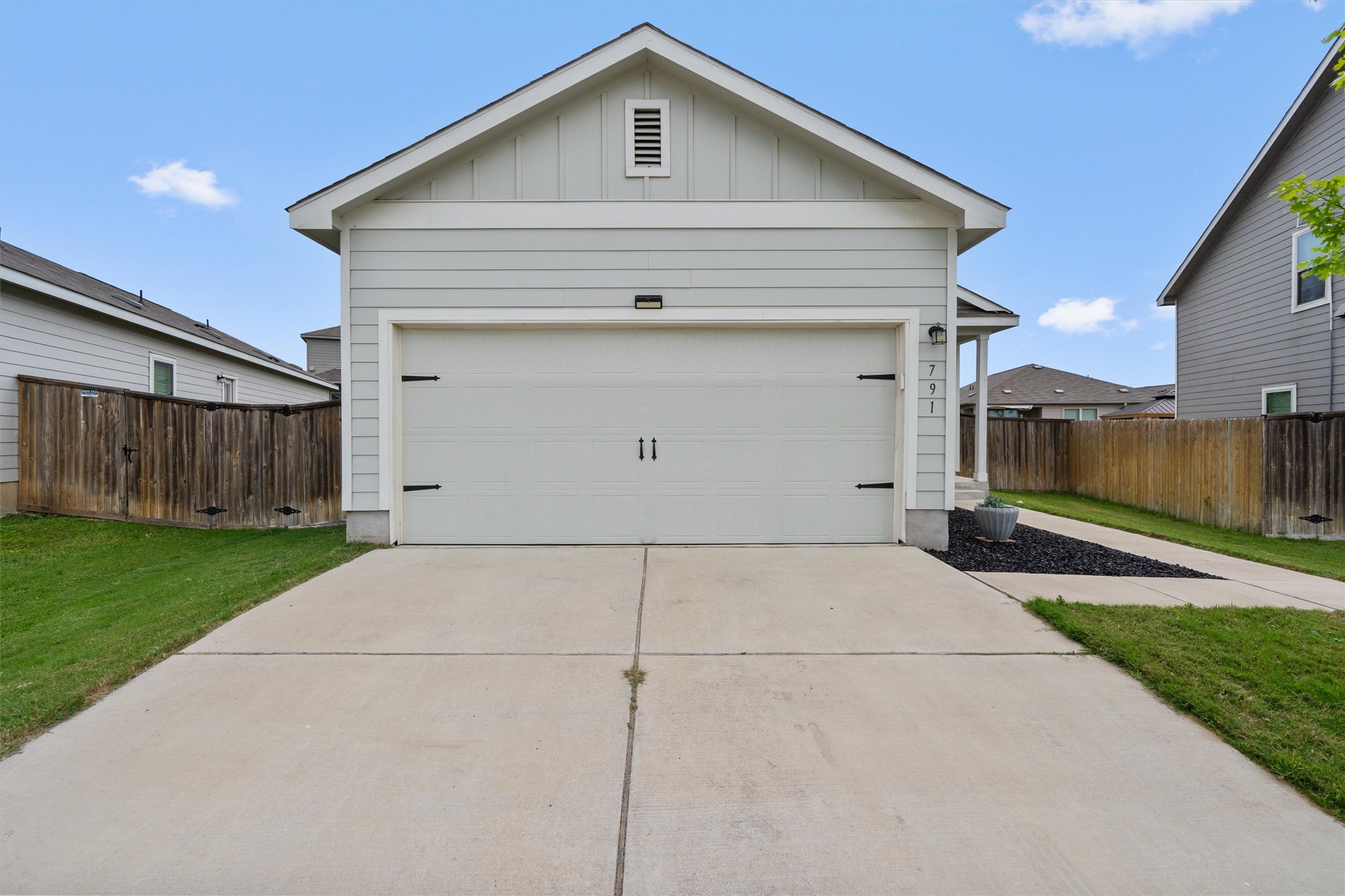 791 Circle Way, Jarrell, TX 76537 — photo 2