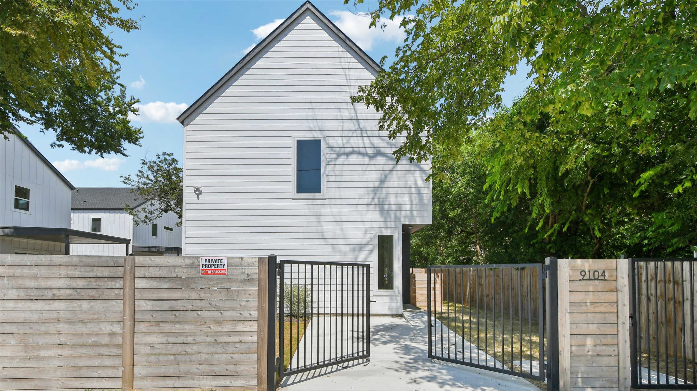 9104 Georgian Dr — photo