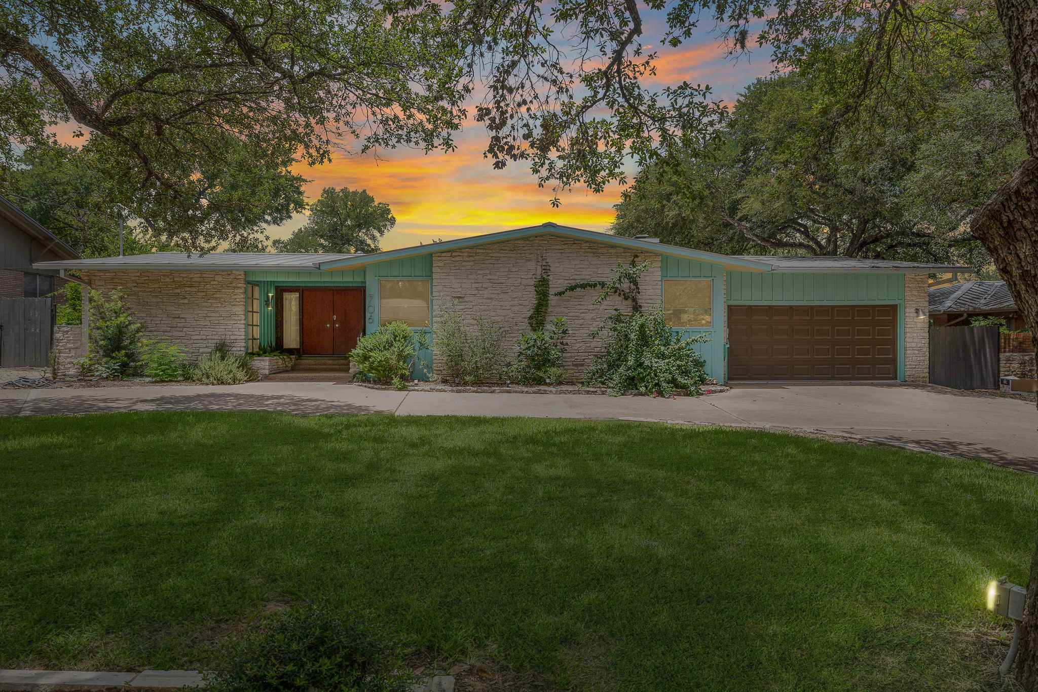 706 Barton Blvd — photo