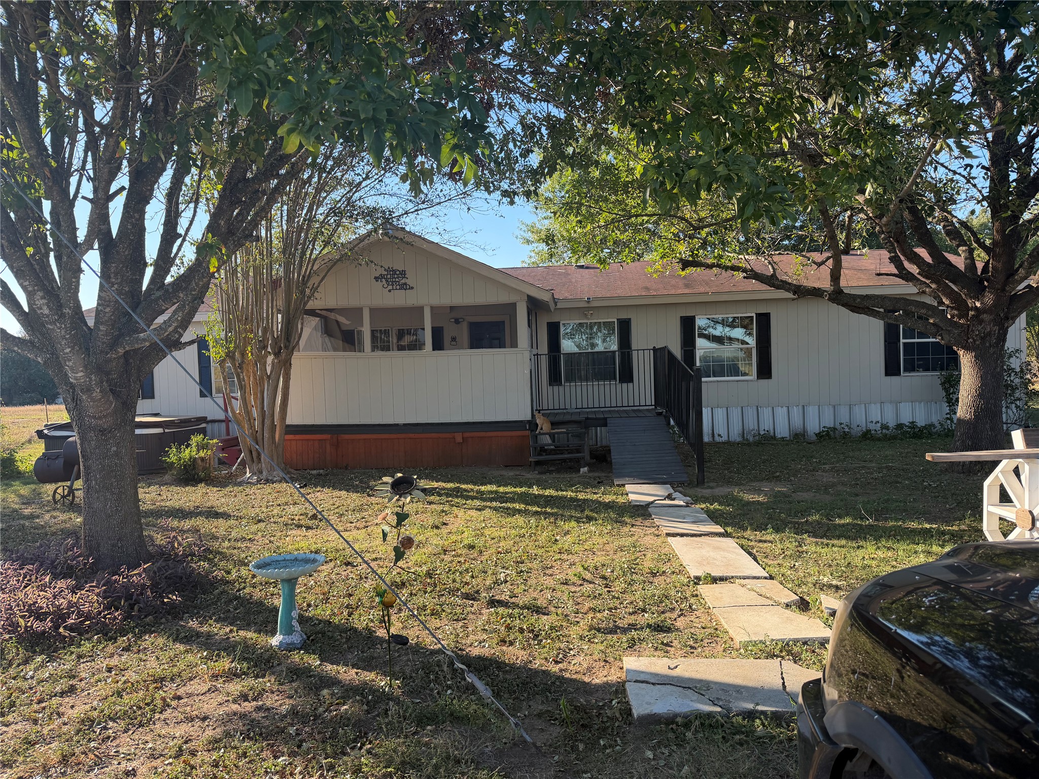 2198 FM 1704 — photo