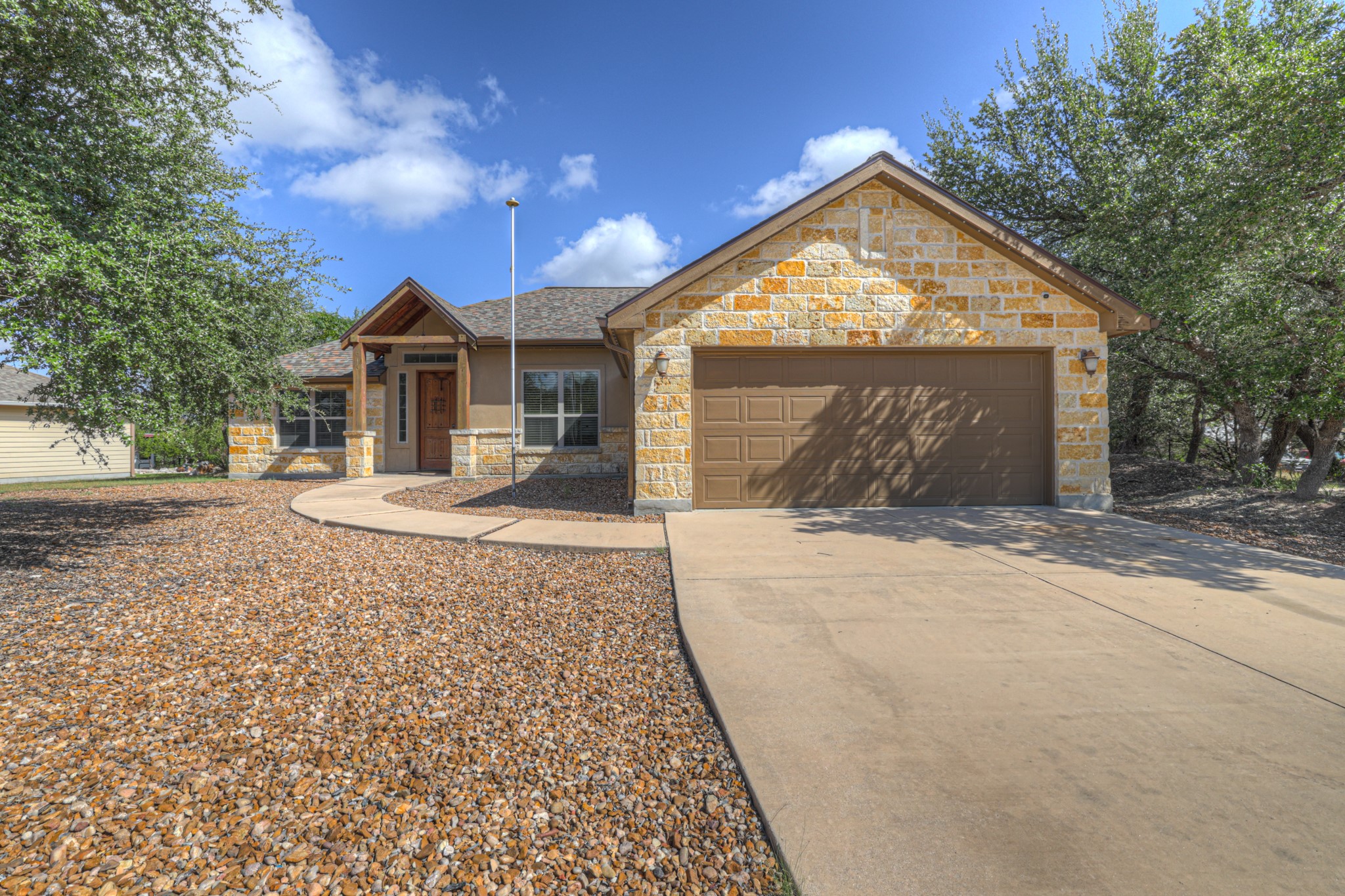 1184 Summit Blf — photo