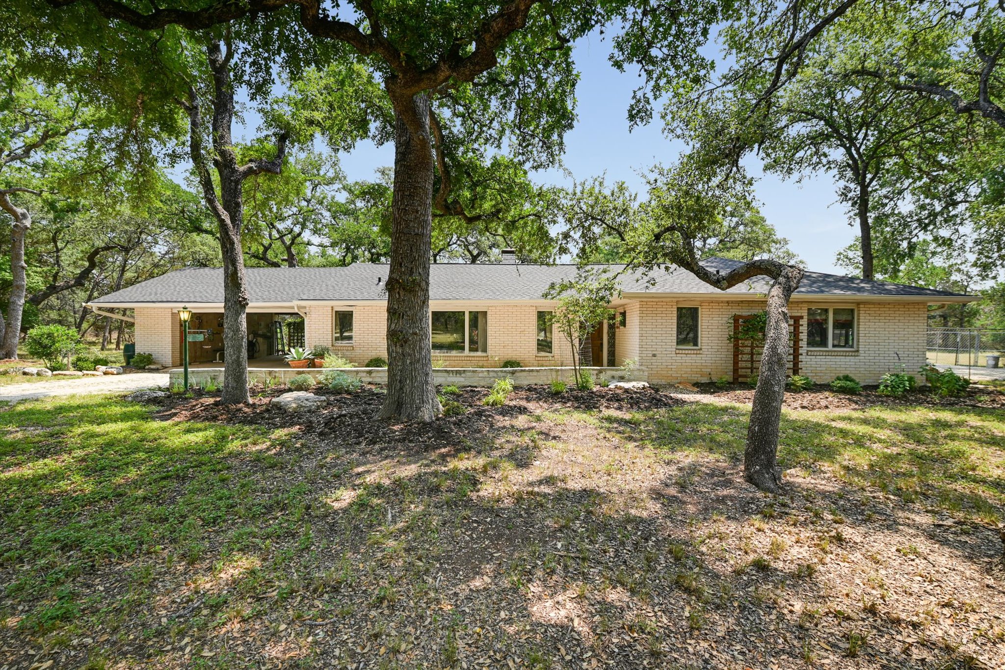 501 Carney Ln — photo