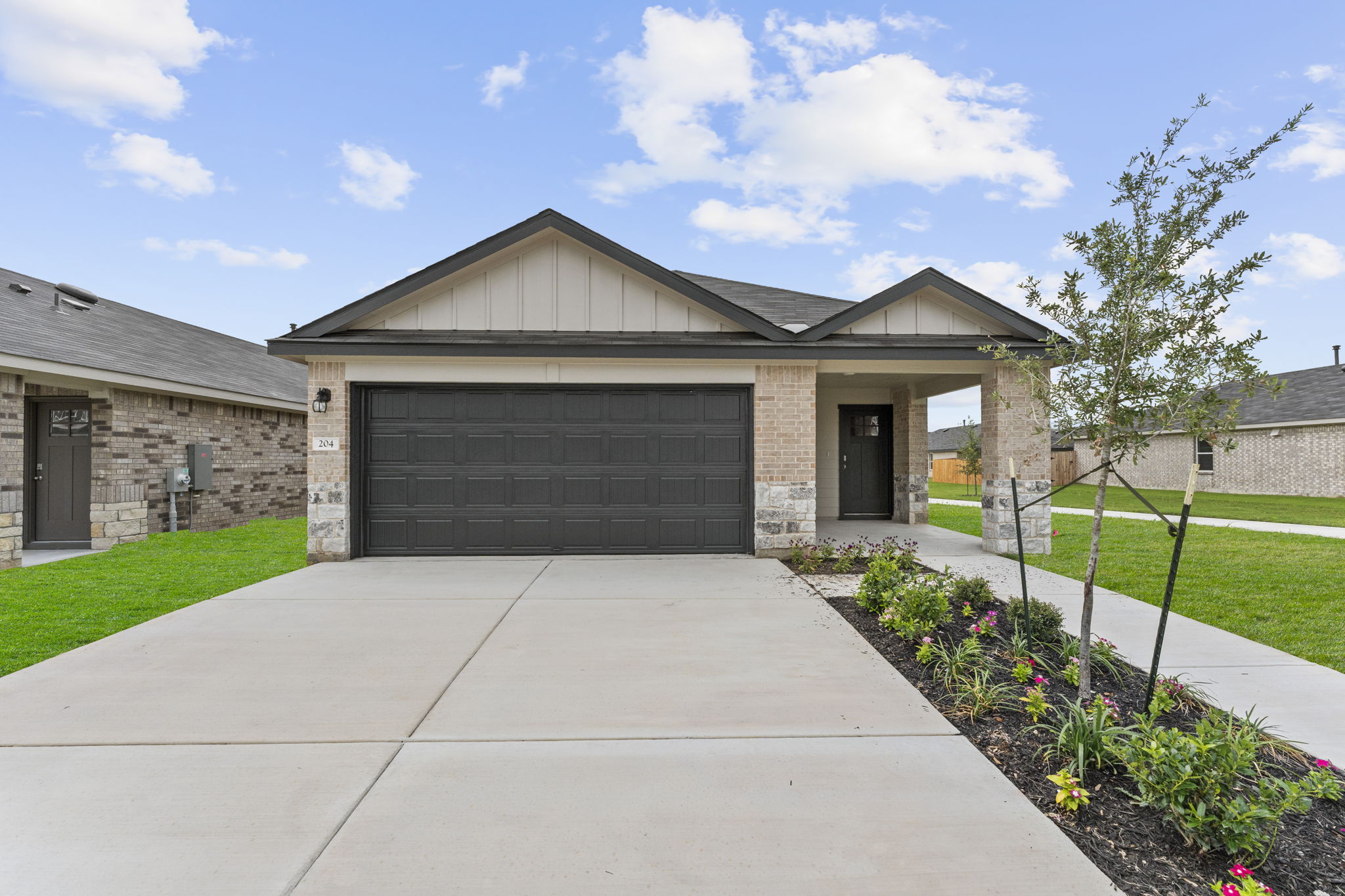 204 Raymondville Path — photo