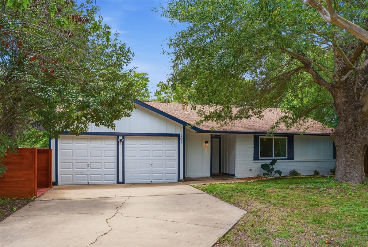 302 Shadow Bend CV — photo