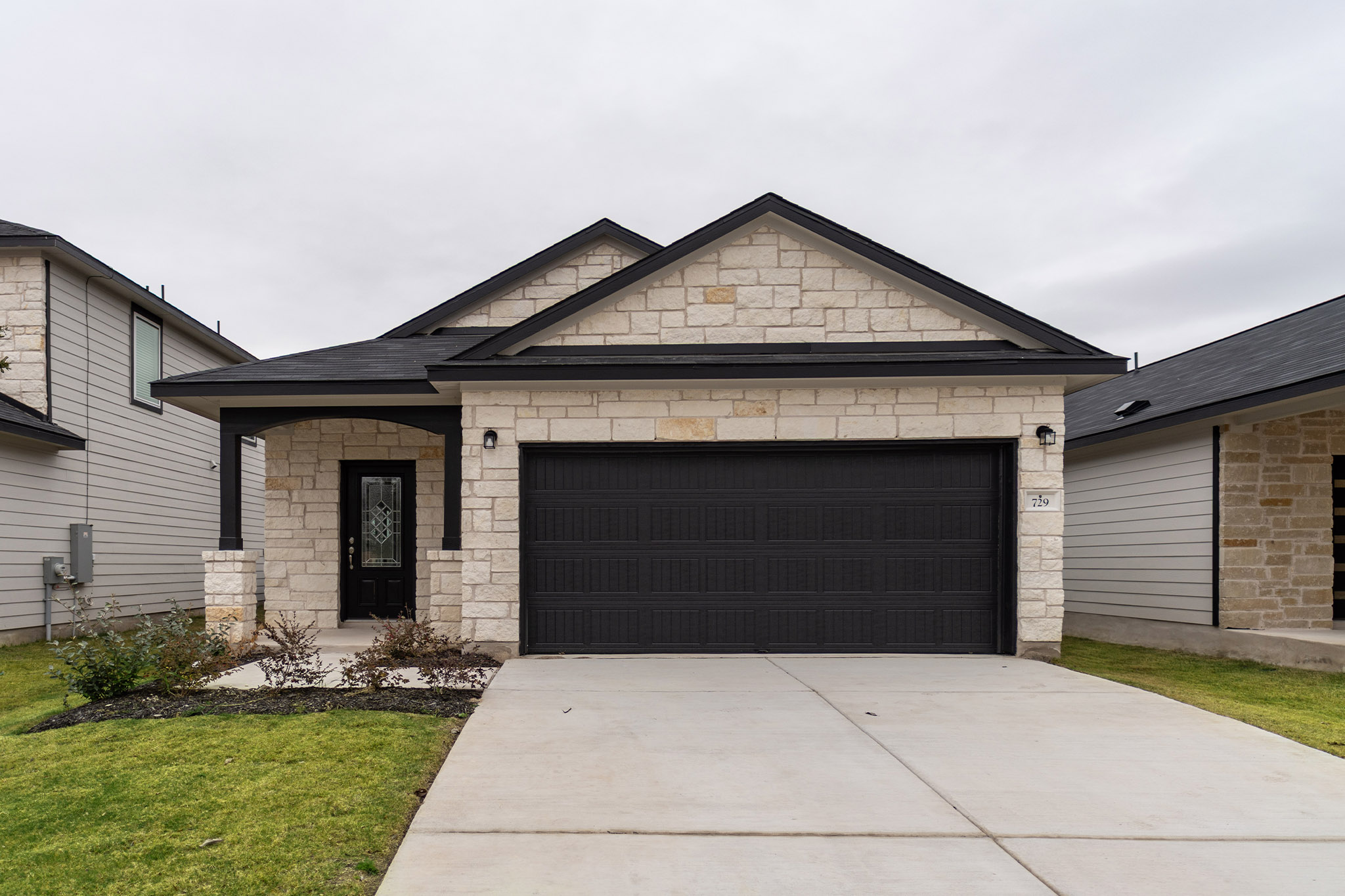 729 Barbary Coast Ln — photo