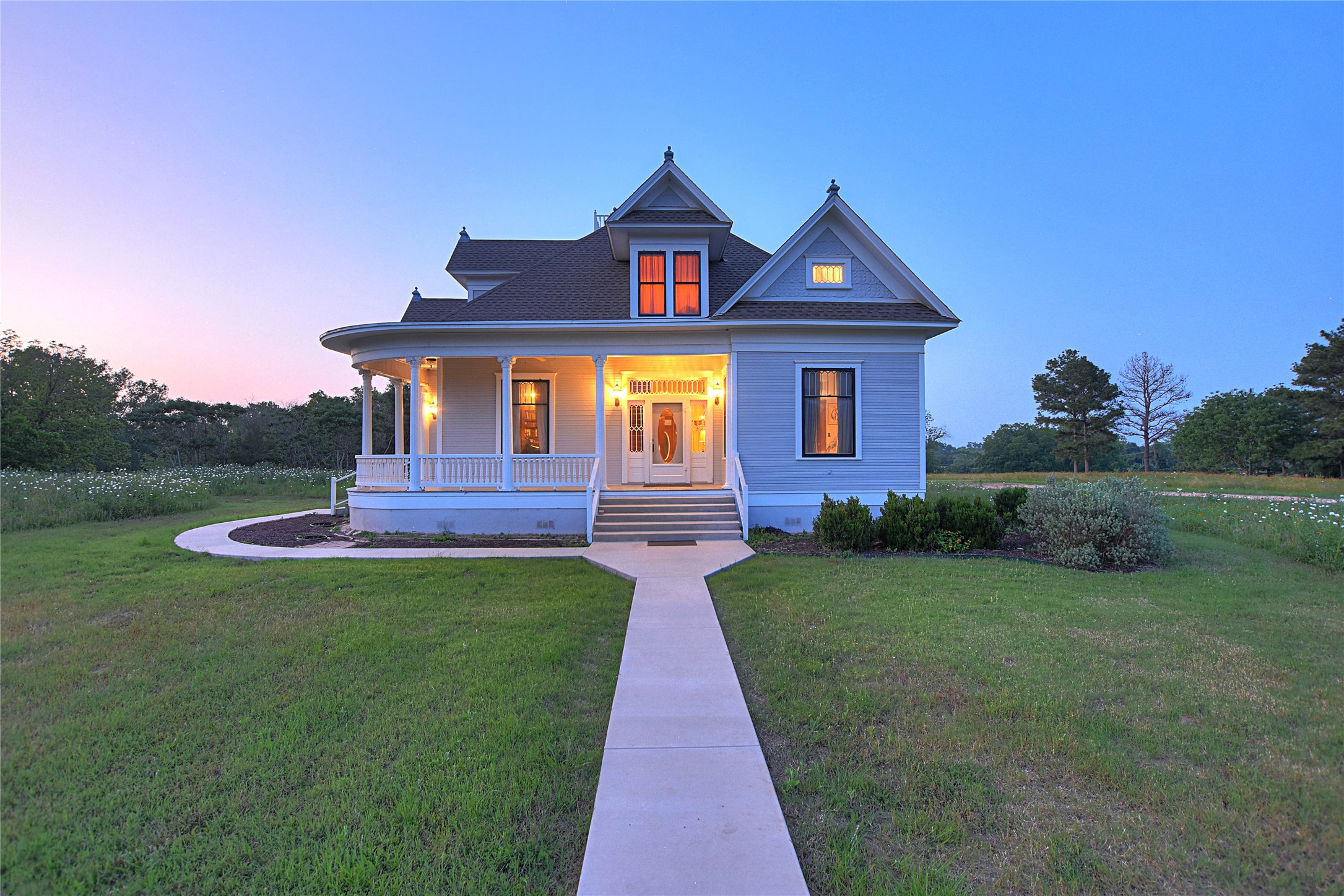 807 Colorado Dr — photo
