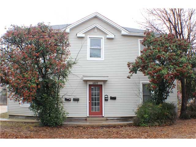 1607 S Austin Ave D — photo