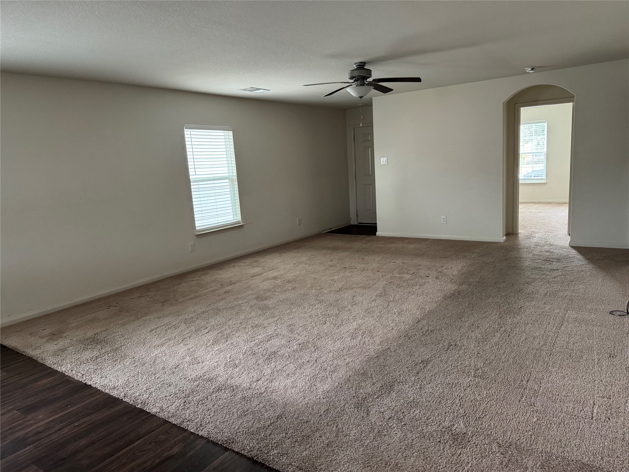 117 Allington Circle, Jarrell, TX 76537 — photo 2