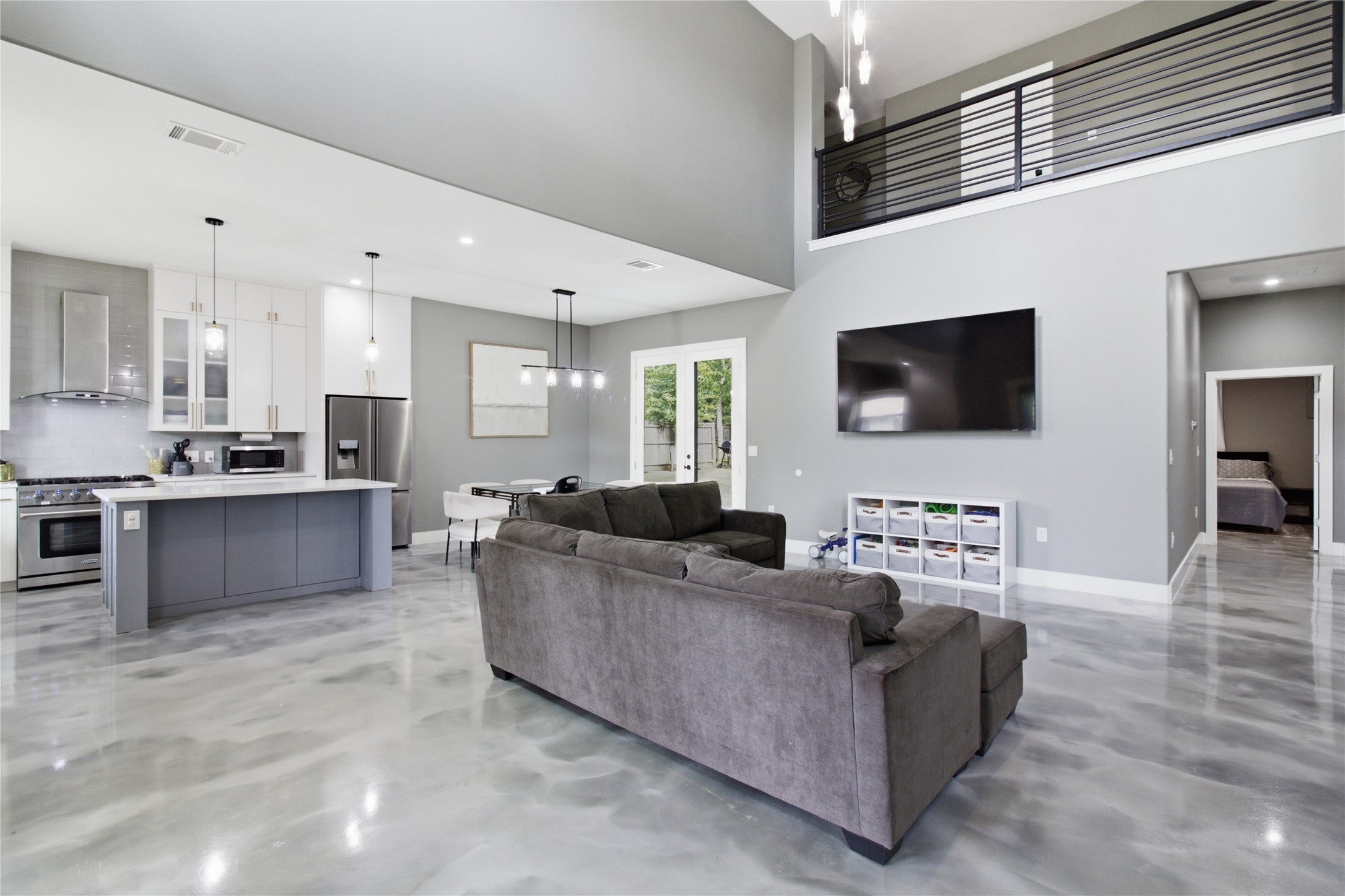 724 Ramsey Ave — photo