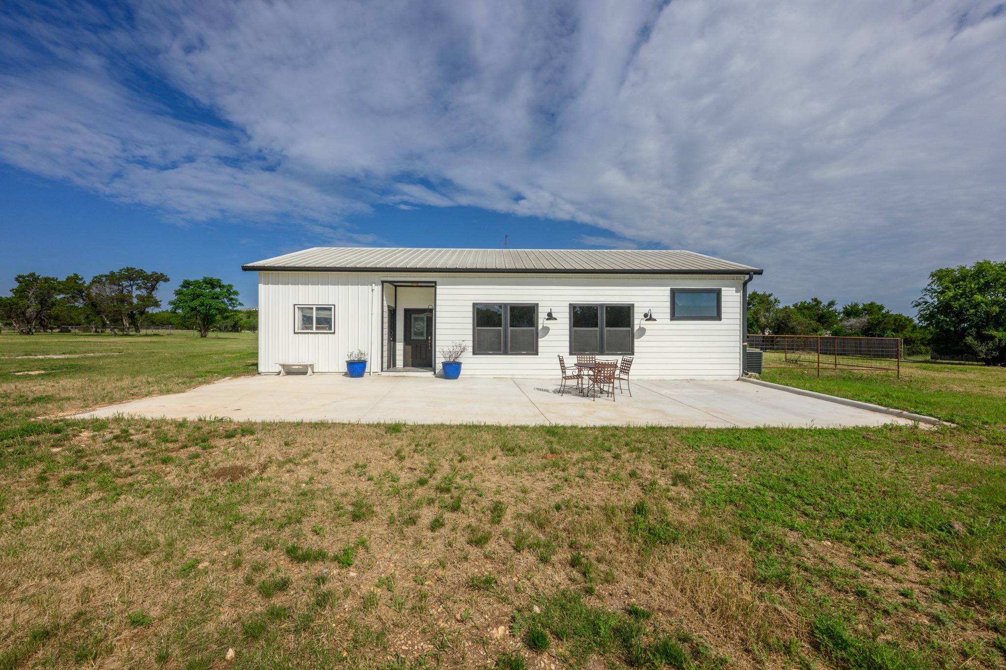 408 Mesa Oaks Rd — photo