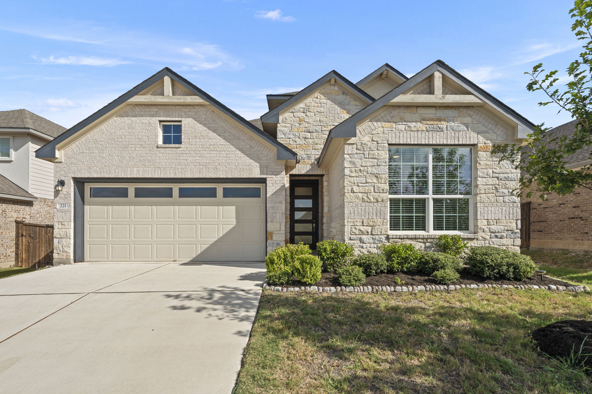 221 Indian Shoal Dr — photo
