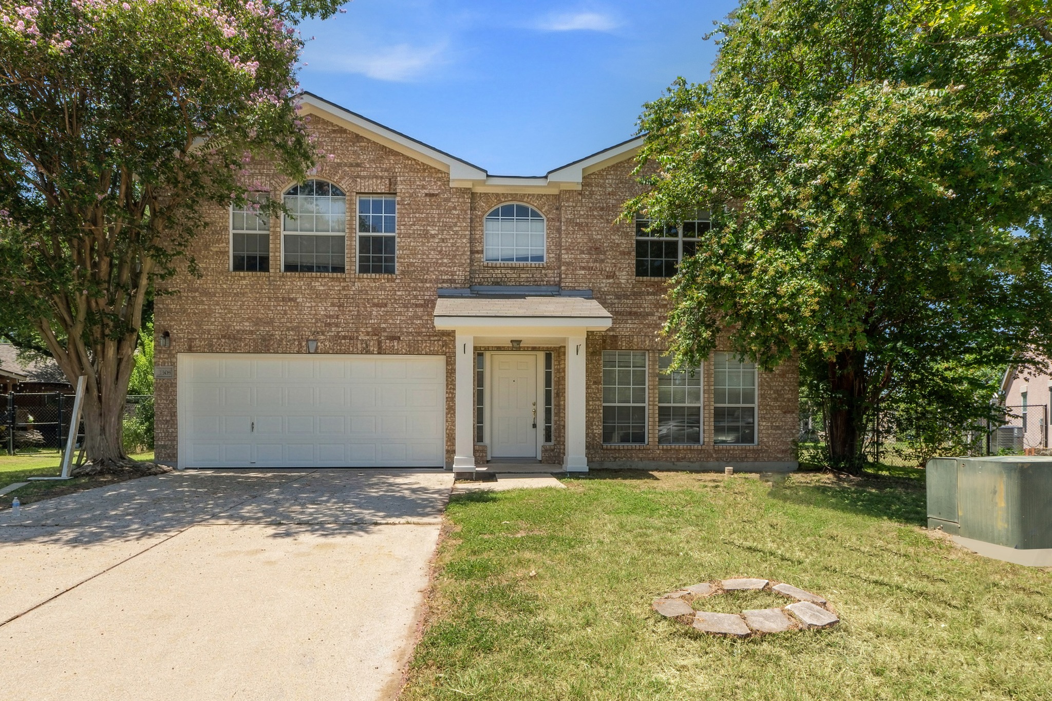3305 Clint CV — photo