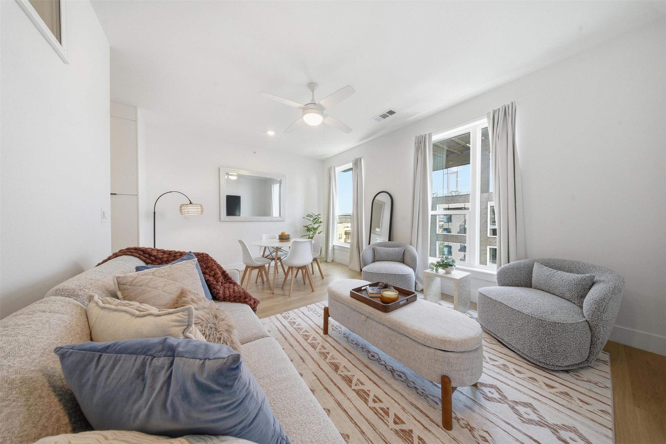 1701 Simond Ave 615 — photo