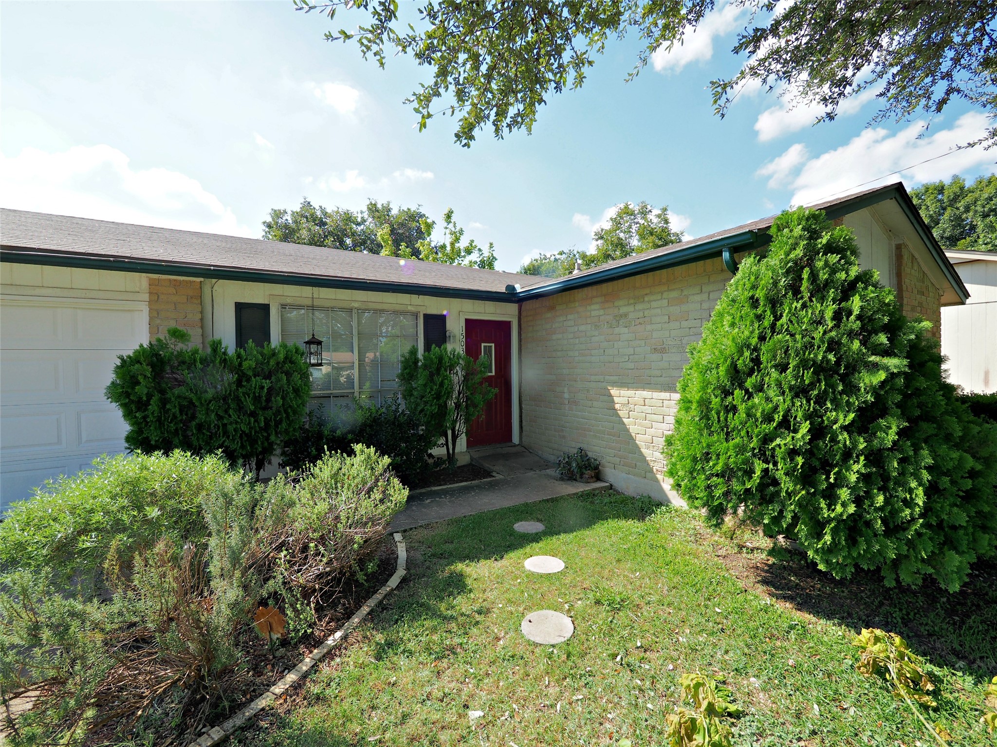 1503 Meadows Dr — photo