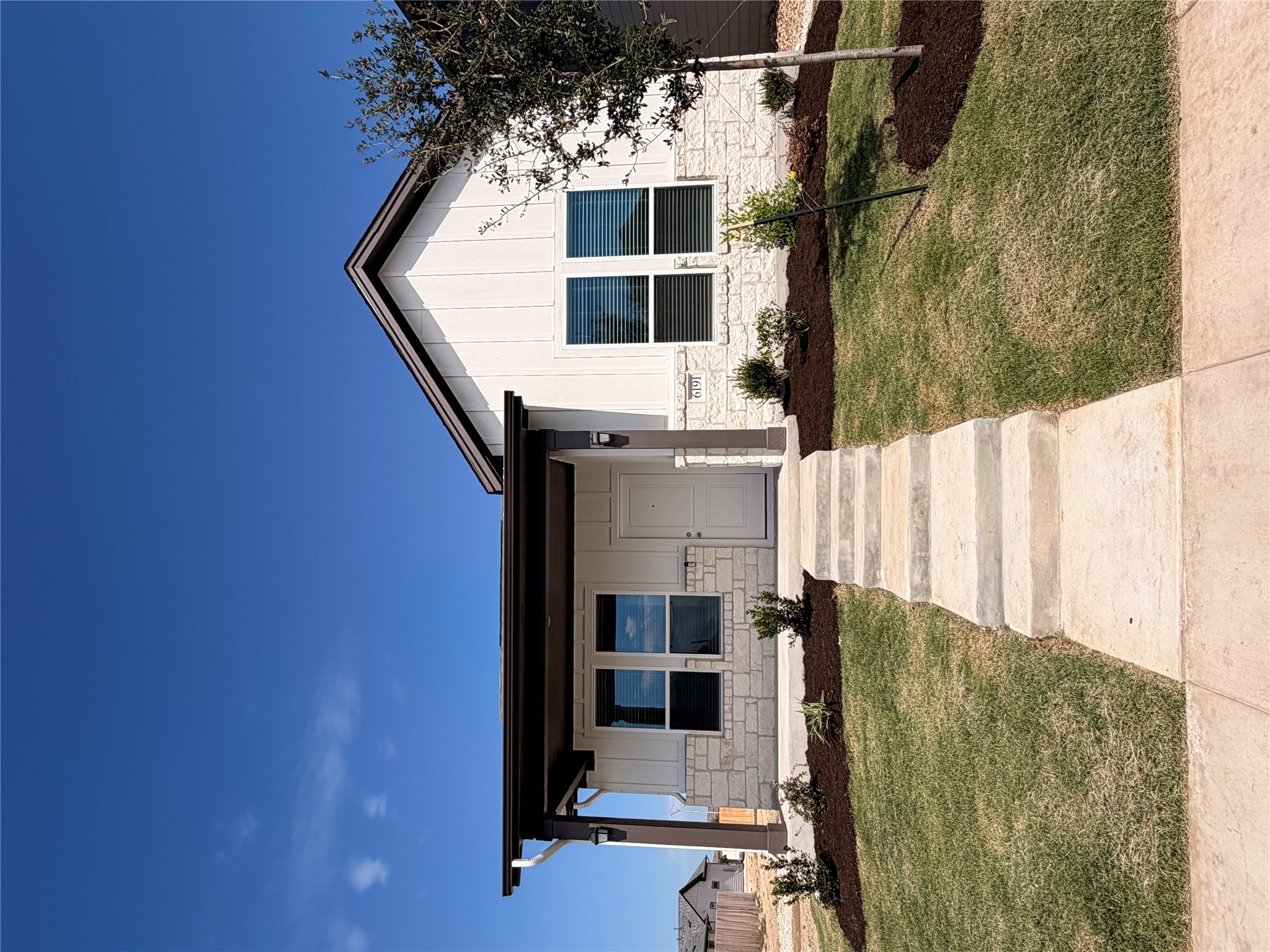 6191 Marsh Ln — photo