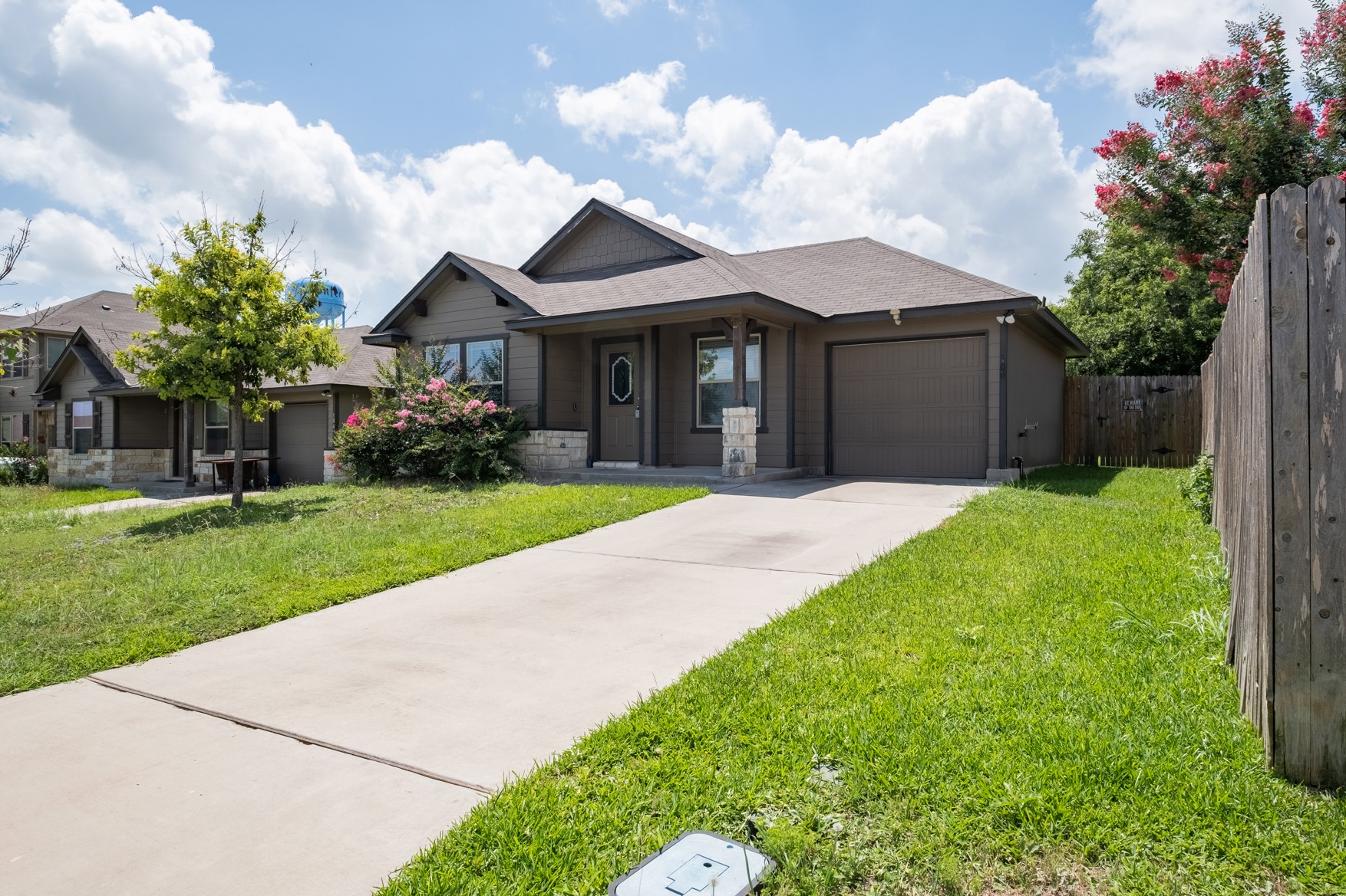 100 Azurite Dr — photo