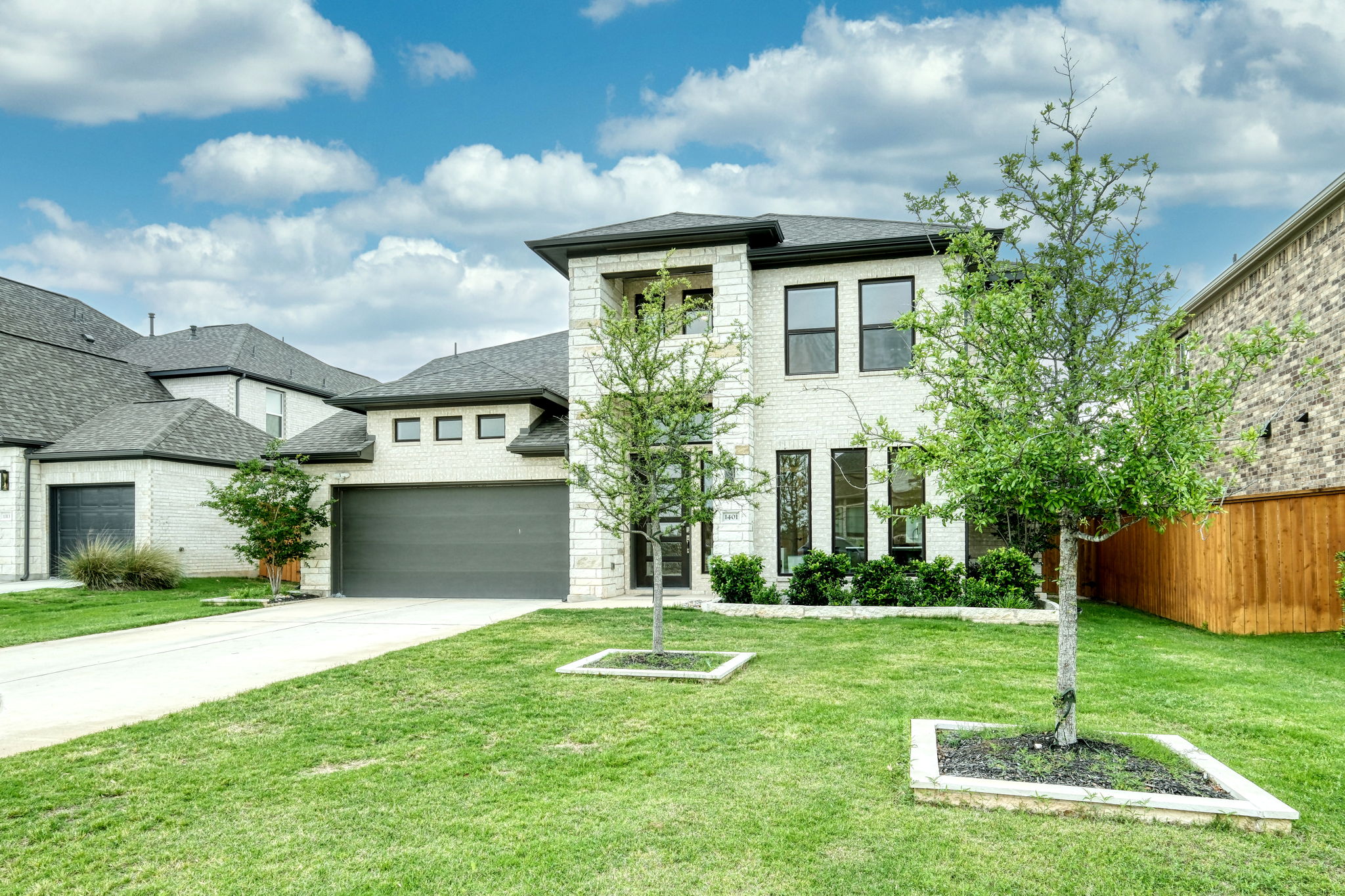 1401 Mulberry Oak Ln — photo
