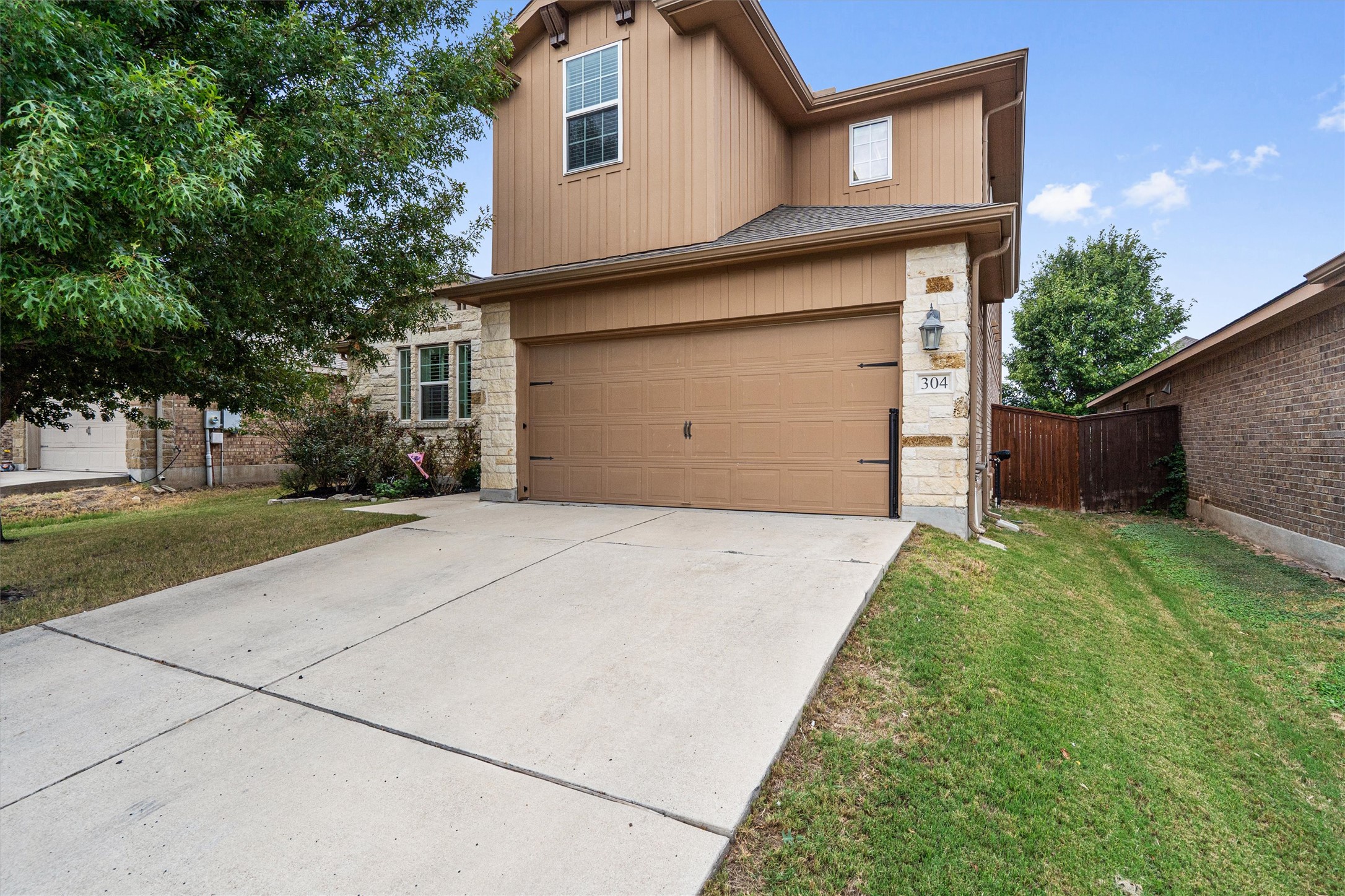 304 Peggy Dr — photo
