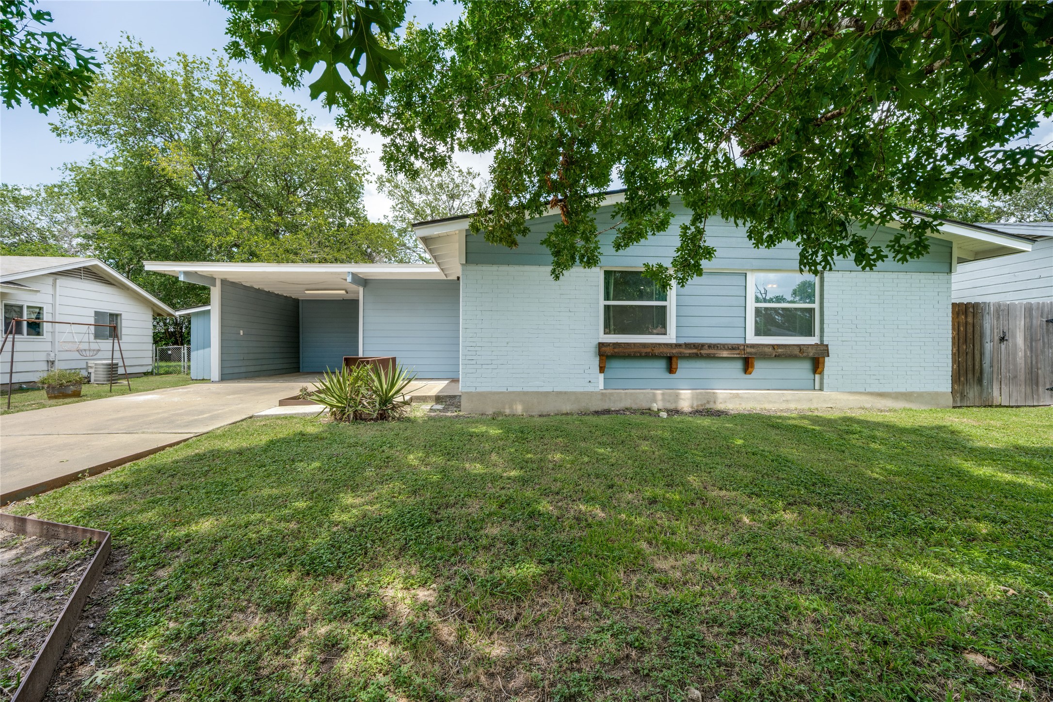 Home in Austin, TX 78745 — photo 2