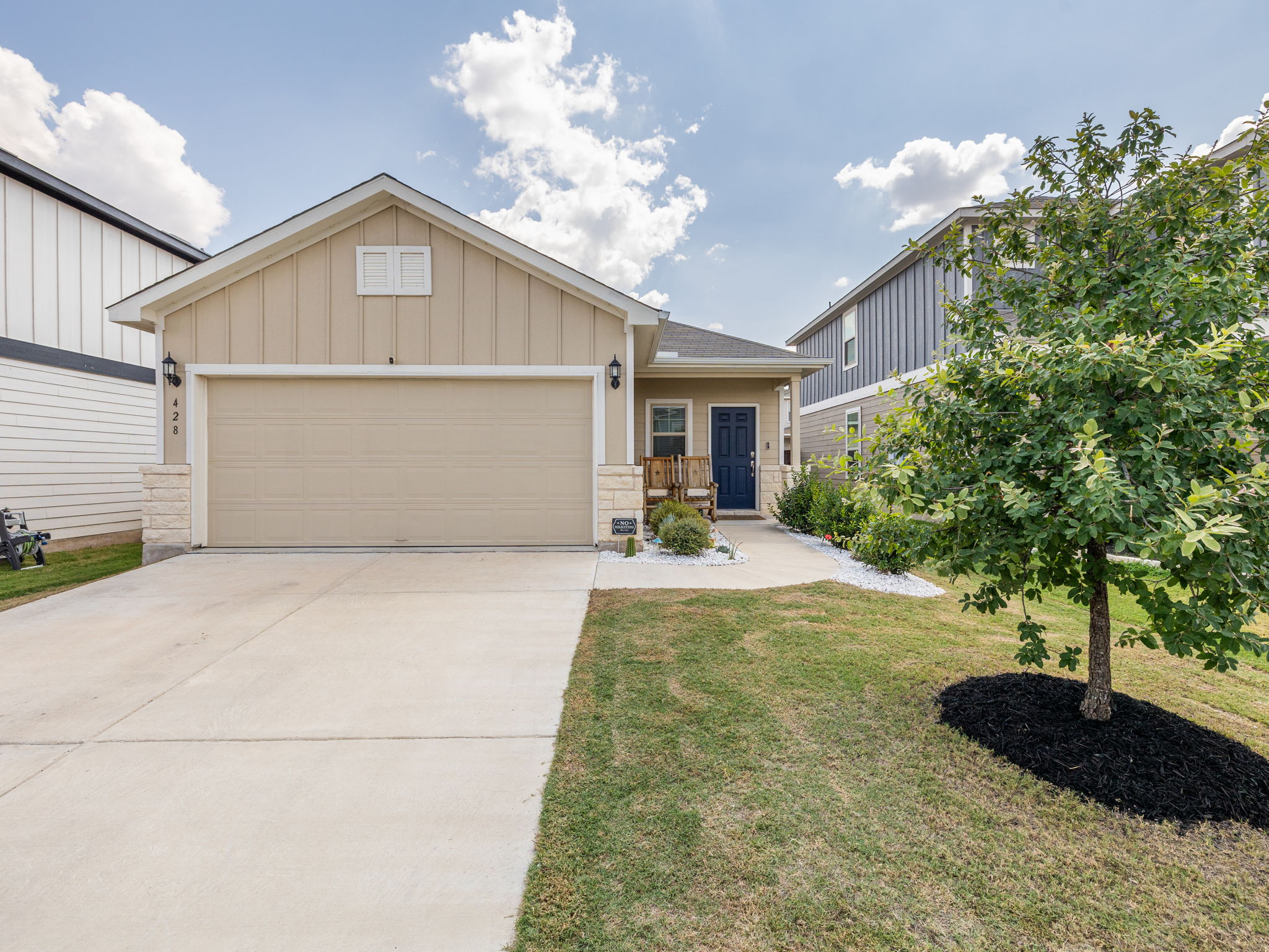 428 Stone Water Ln — photo