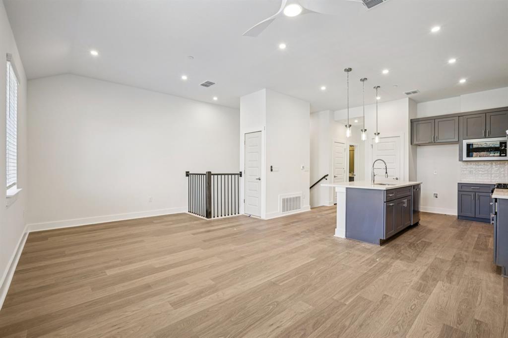 200 W 56th St 8102 — photo