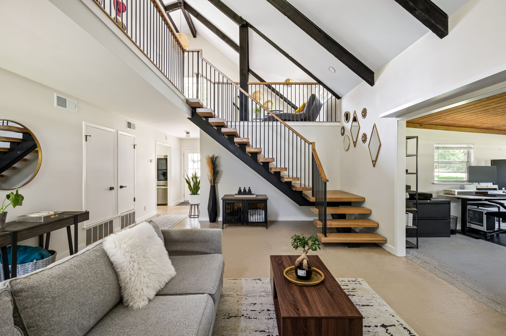 610 Redbud Trl — photo