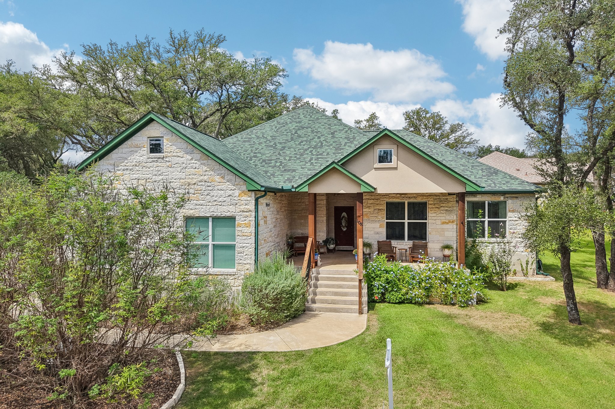 108 Mountain Laurel Way — photo