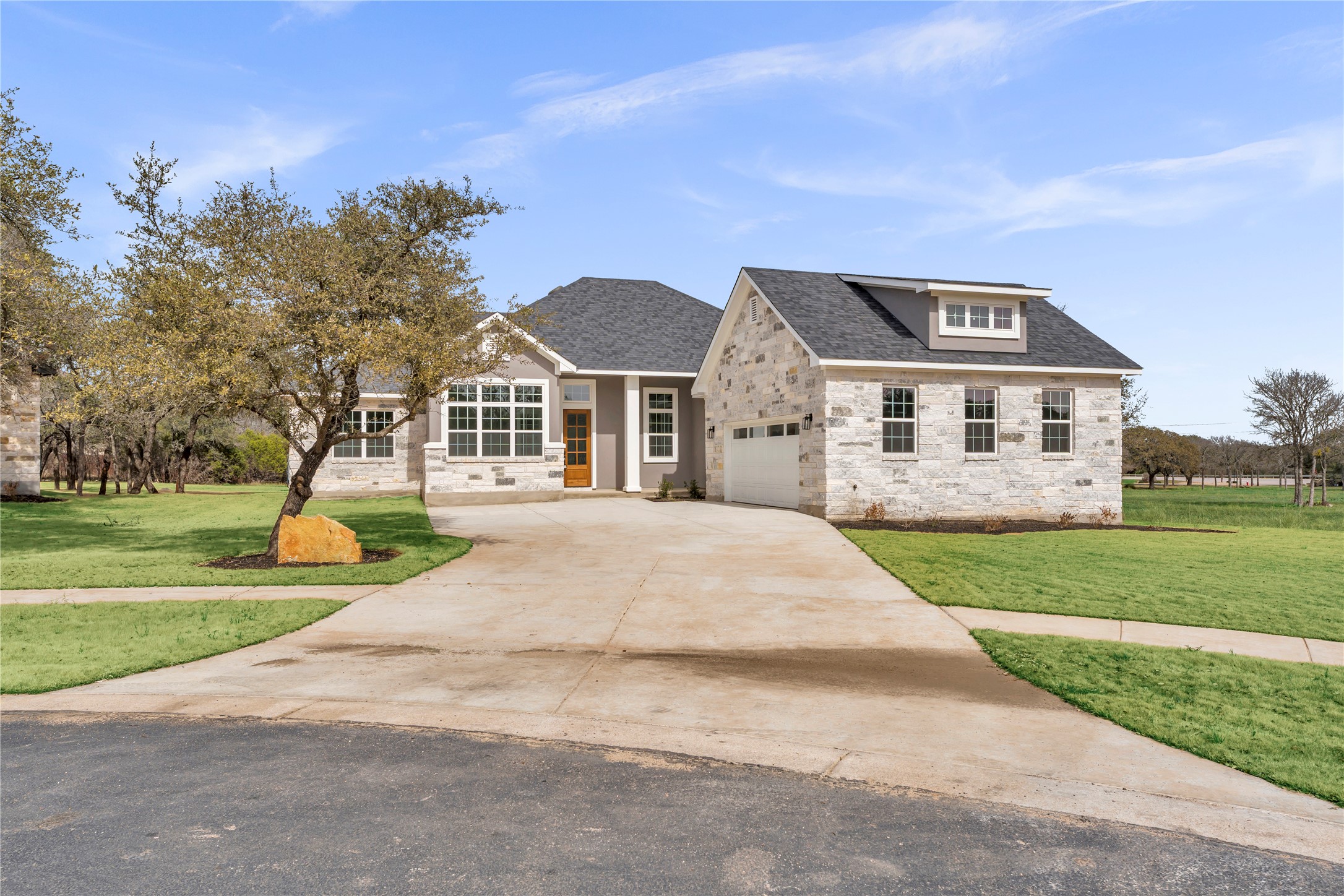108 Double Cir — photo