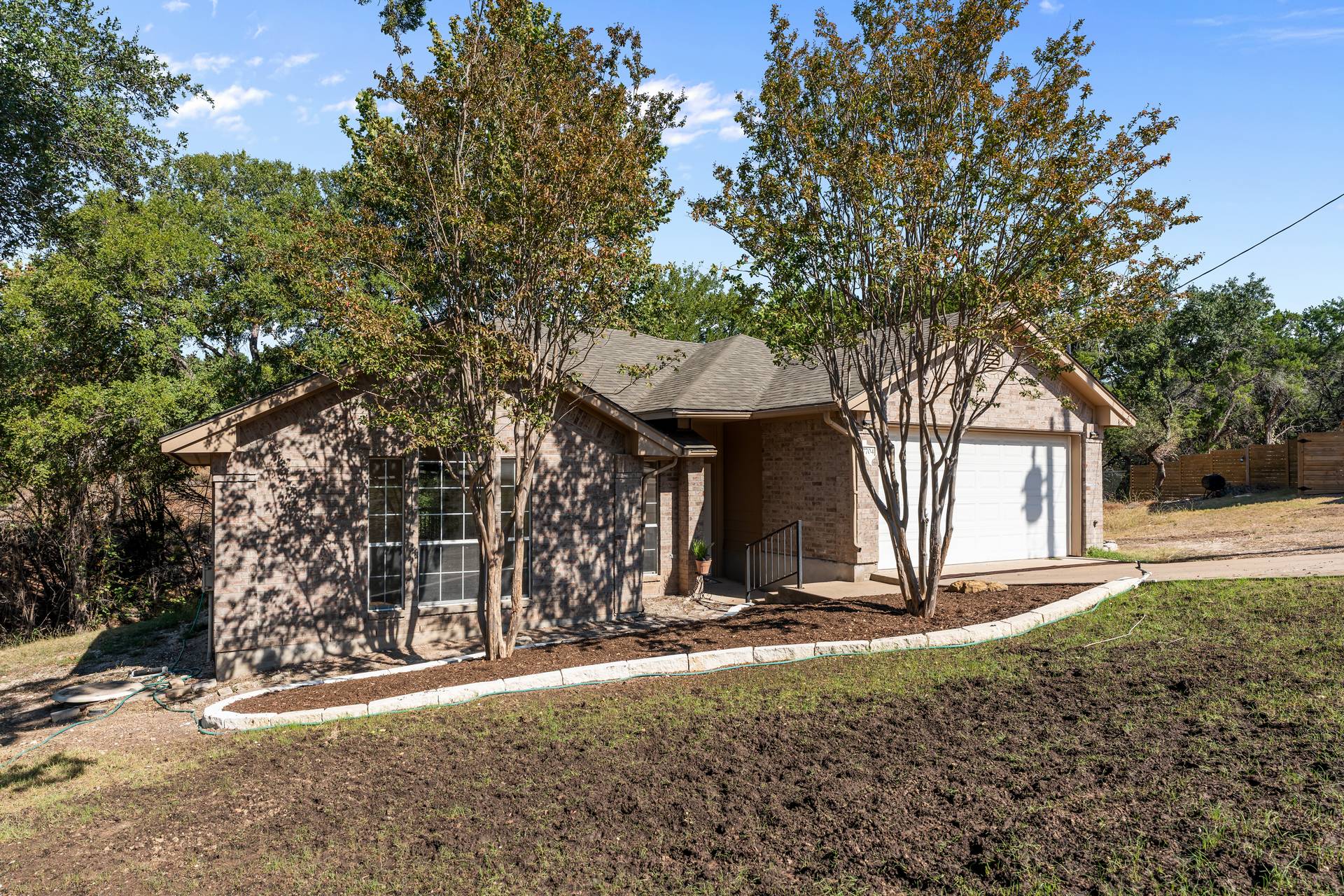 7704 Plateau CV — photo