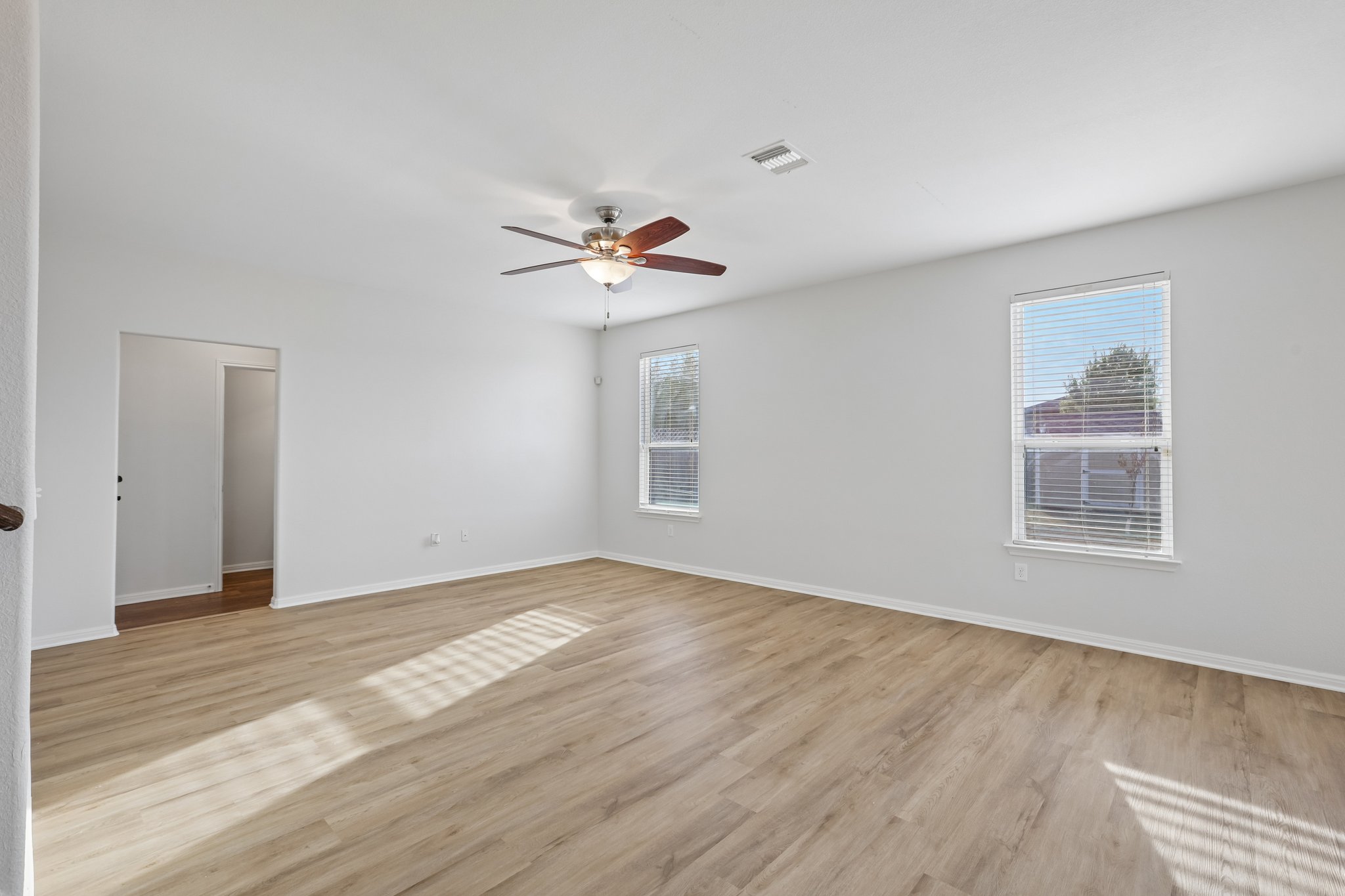 128 Leon River Loop, Hutto, TX 78634 — photo 2