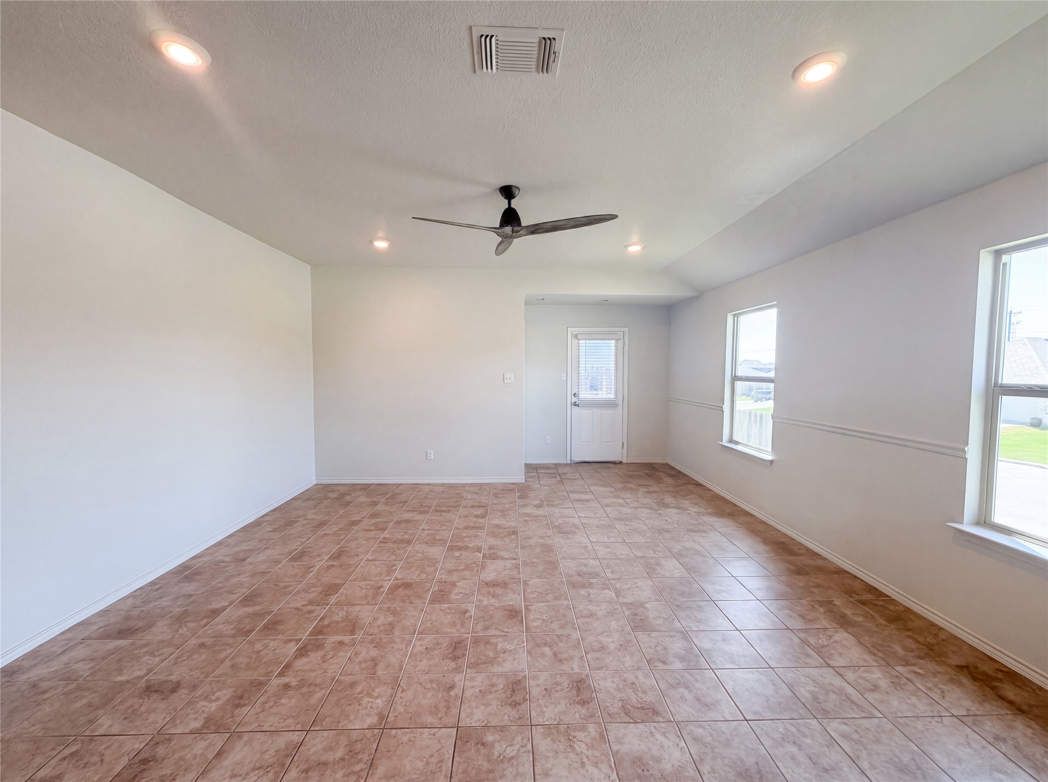 233 Atwood Loop, Jarrell, TX 76537 — photo 3