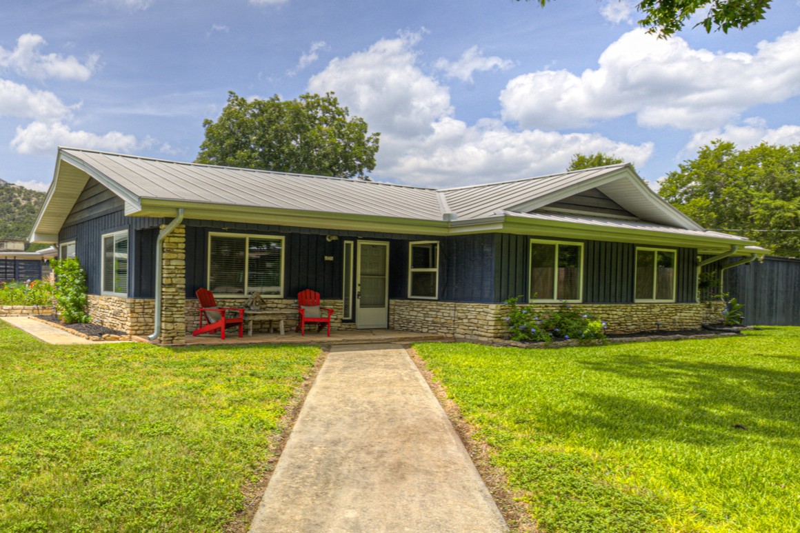 635 Riverside Path — photo
