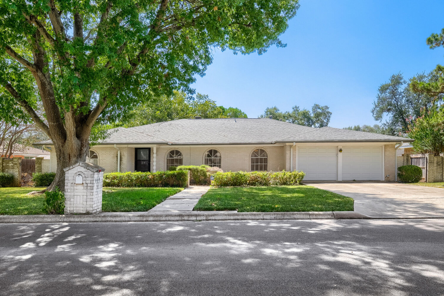 6018 Woodwick Dr — photo