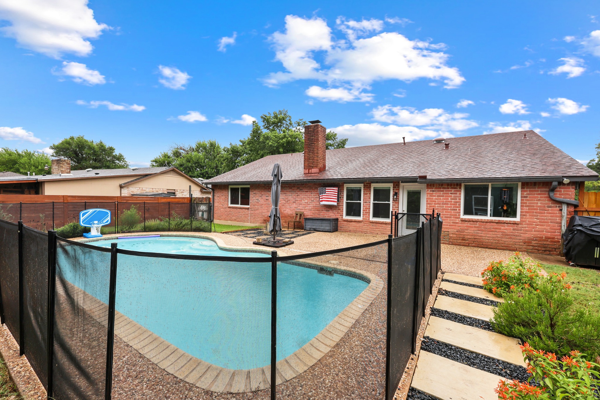 608 Andover Dr — photo