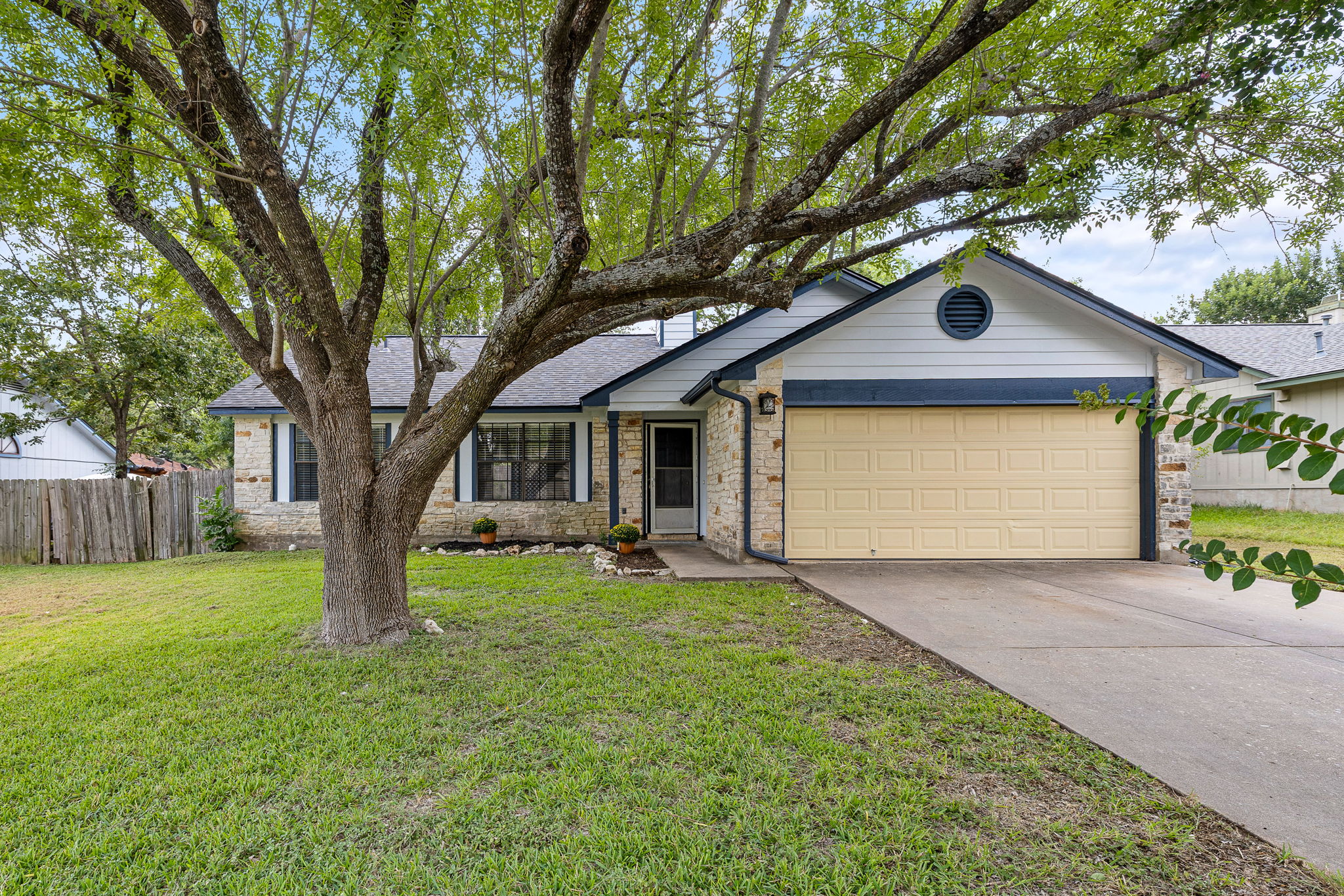 1705 Laurel Path — photo