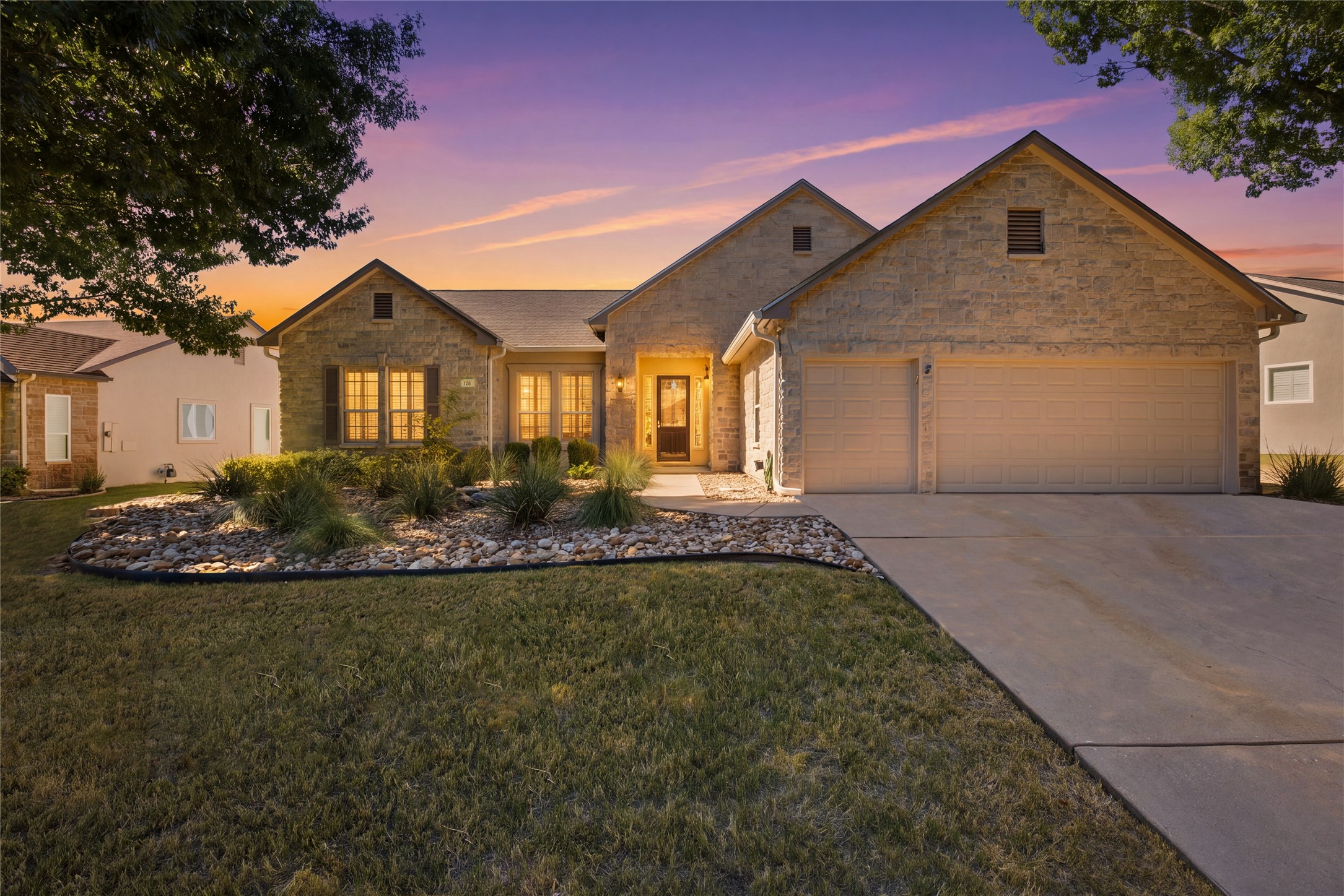 128 Crepe Myrtle Ln — photo