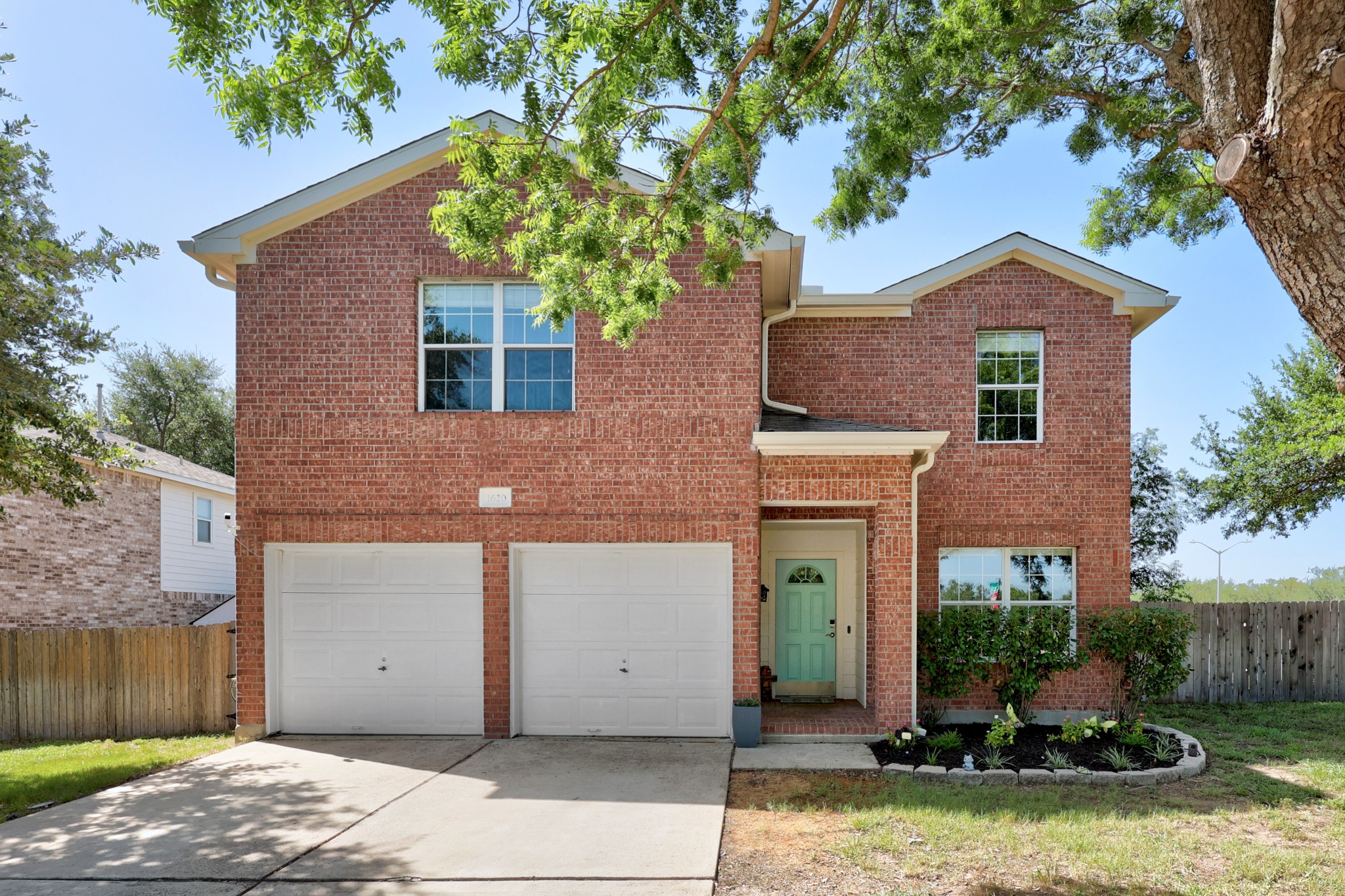 1620 Hawk Dr — photo