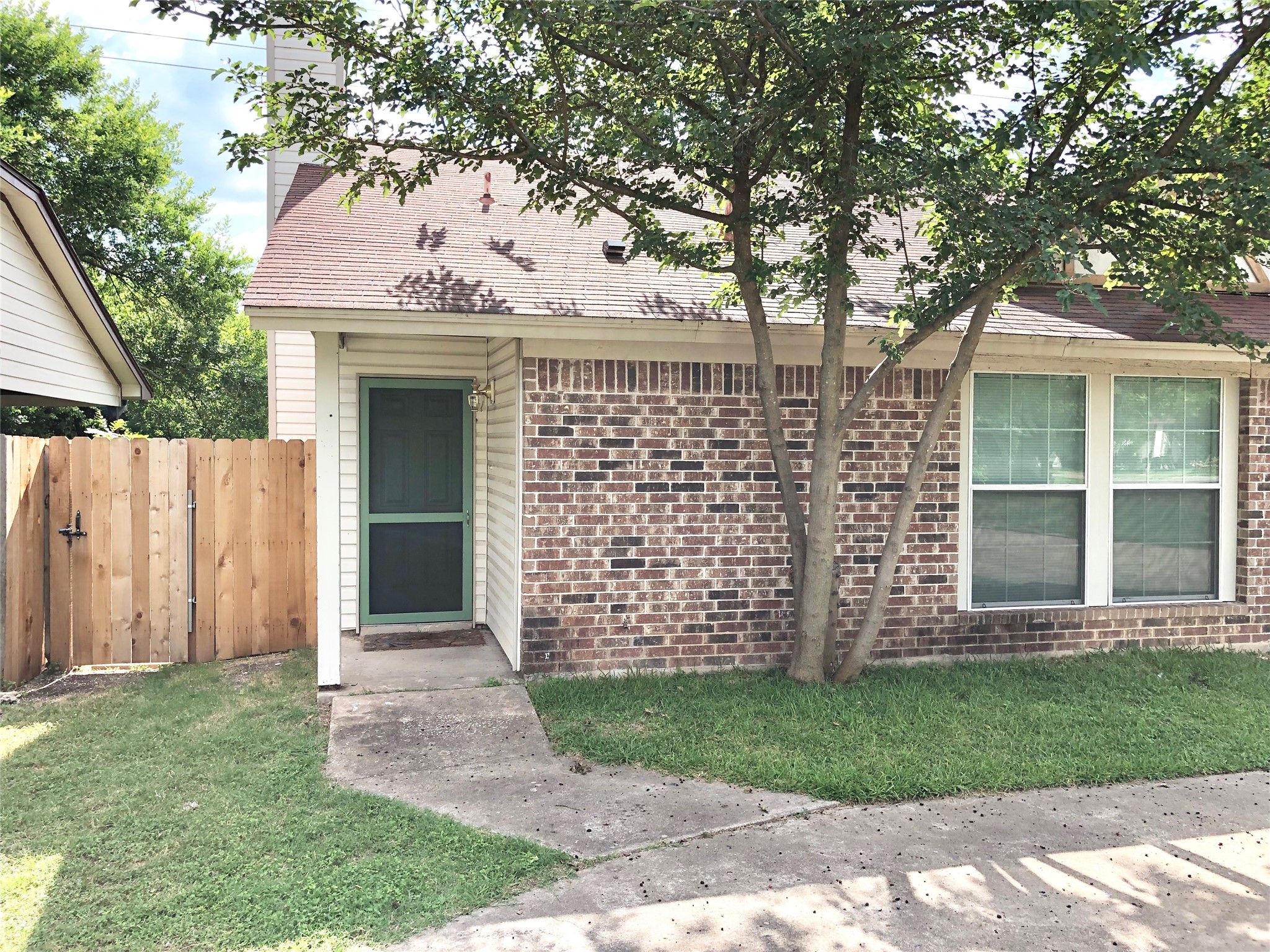10302 Annie Oakley Trl a — photo