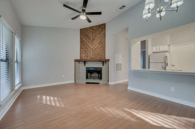 2901 San Jacinto Blvd 306 — photo