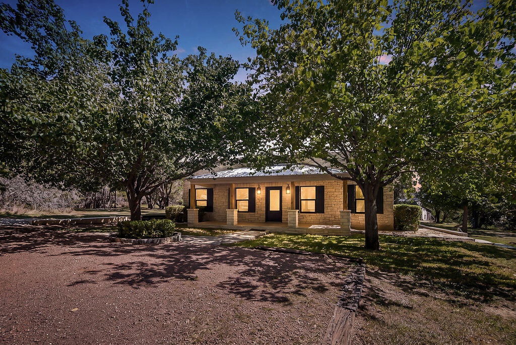 146 Hillside Dr — photo
