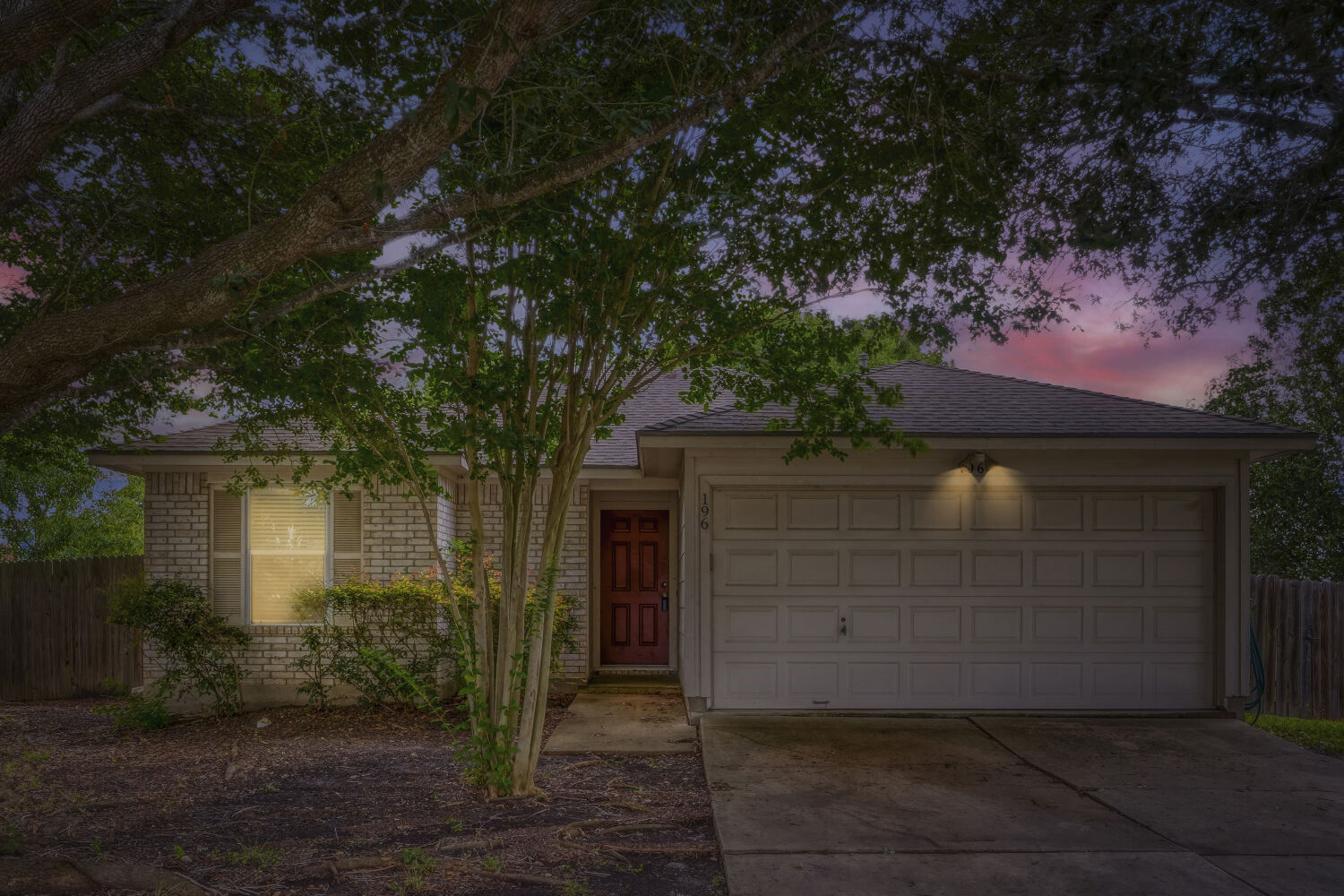 196 Goddard Dr — photo