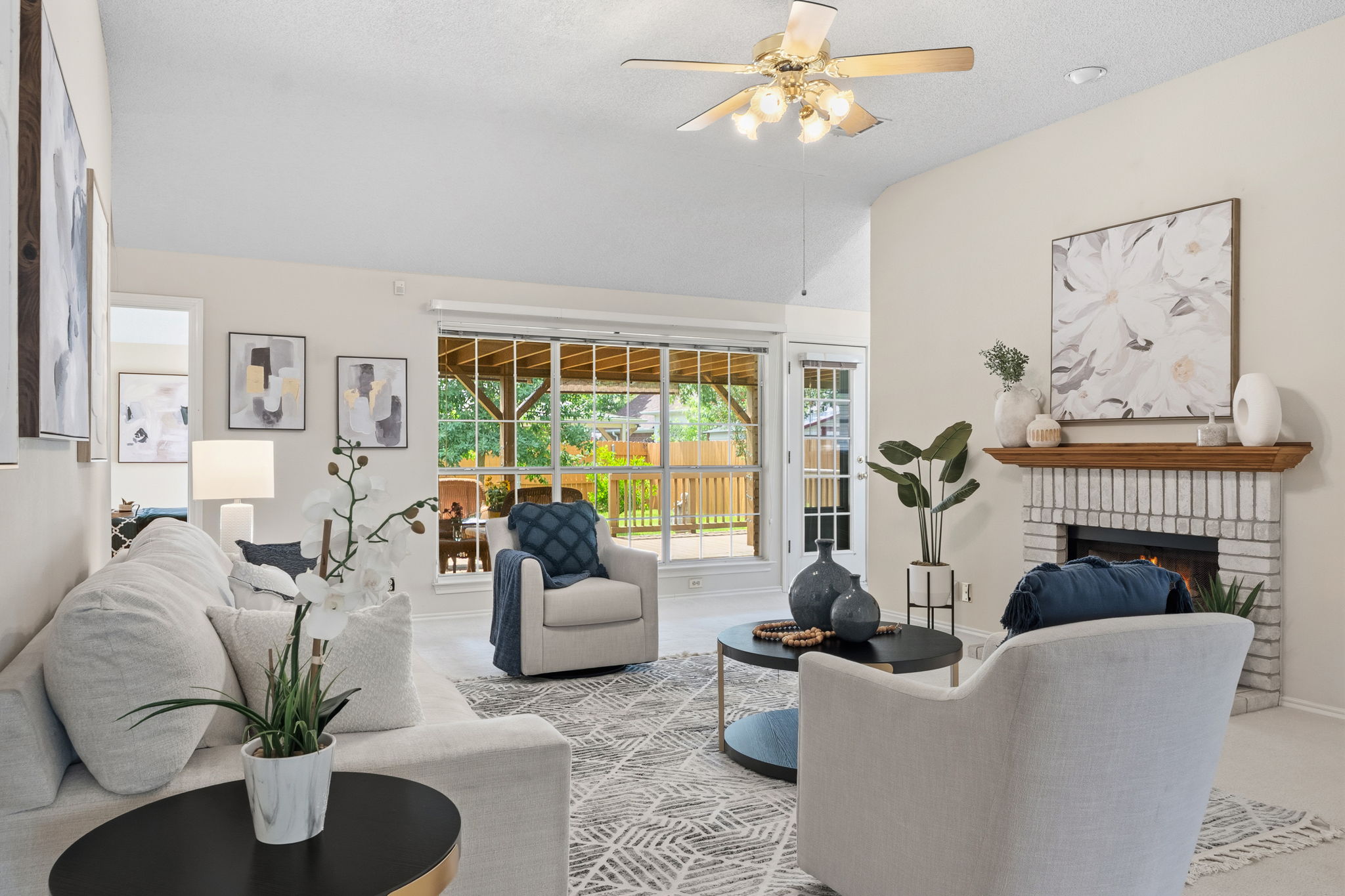 303 Sycamore Dr — photo