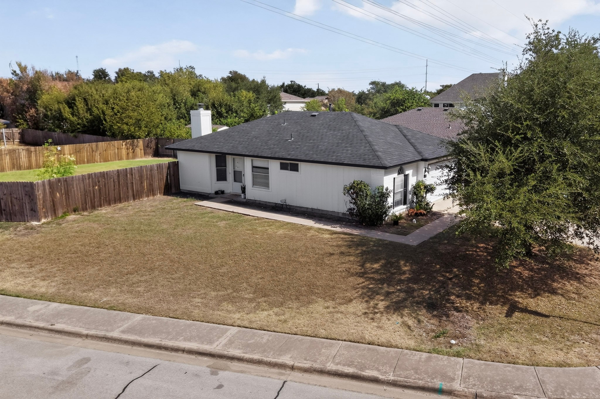 1601 Rusty Nail Loop — photo