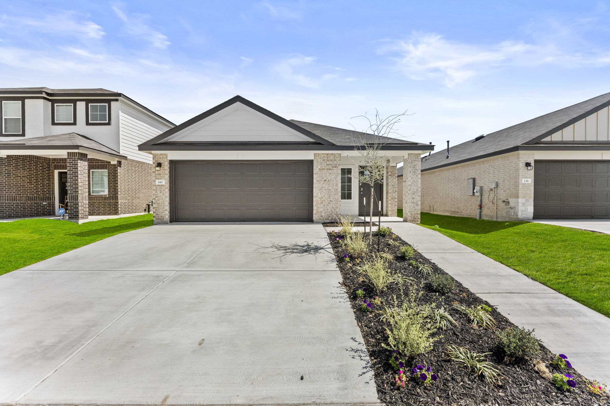 140 Raymondville Path — photo