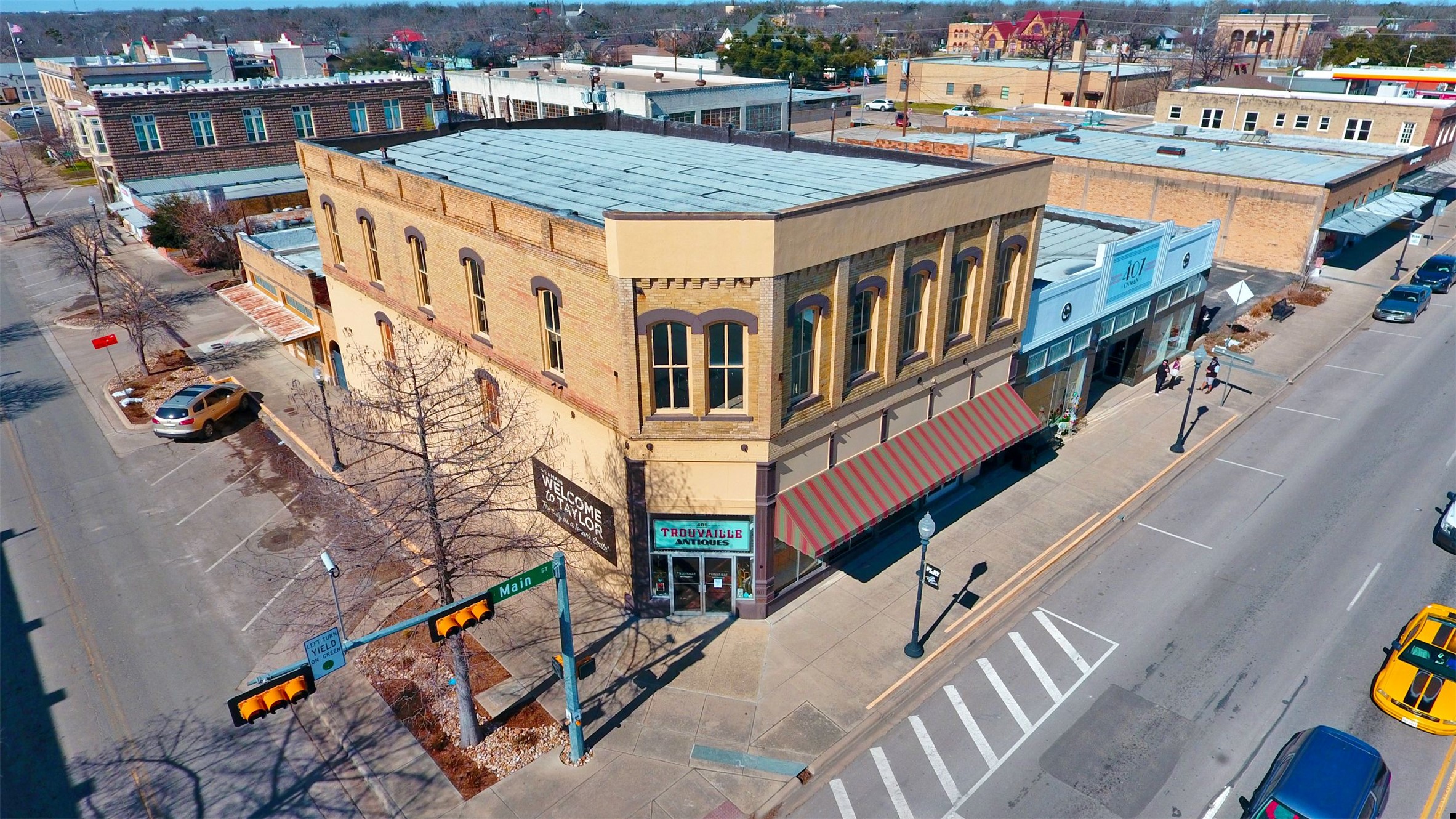 401 N Main St — photo