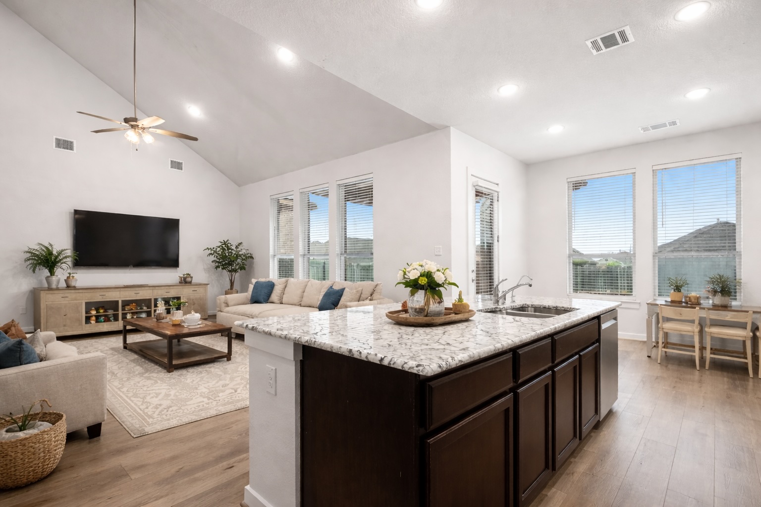 841 Spinnaker Loop — photo