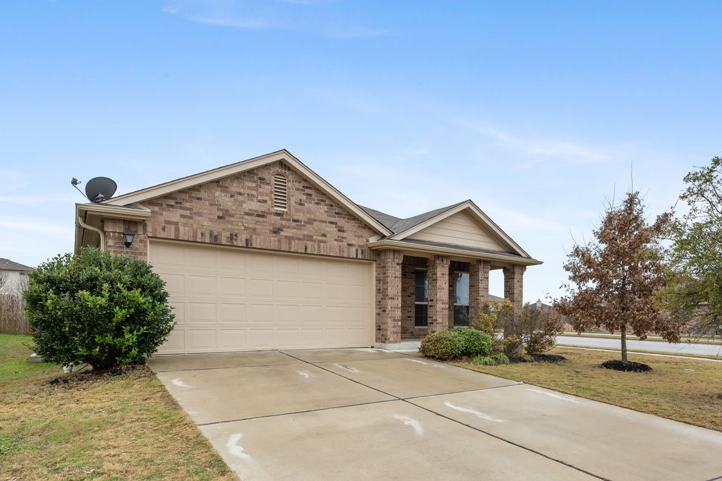 1013 Hawkeye Point Rd — photo
